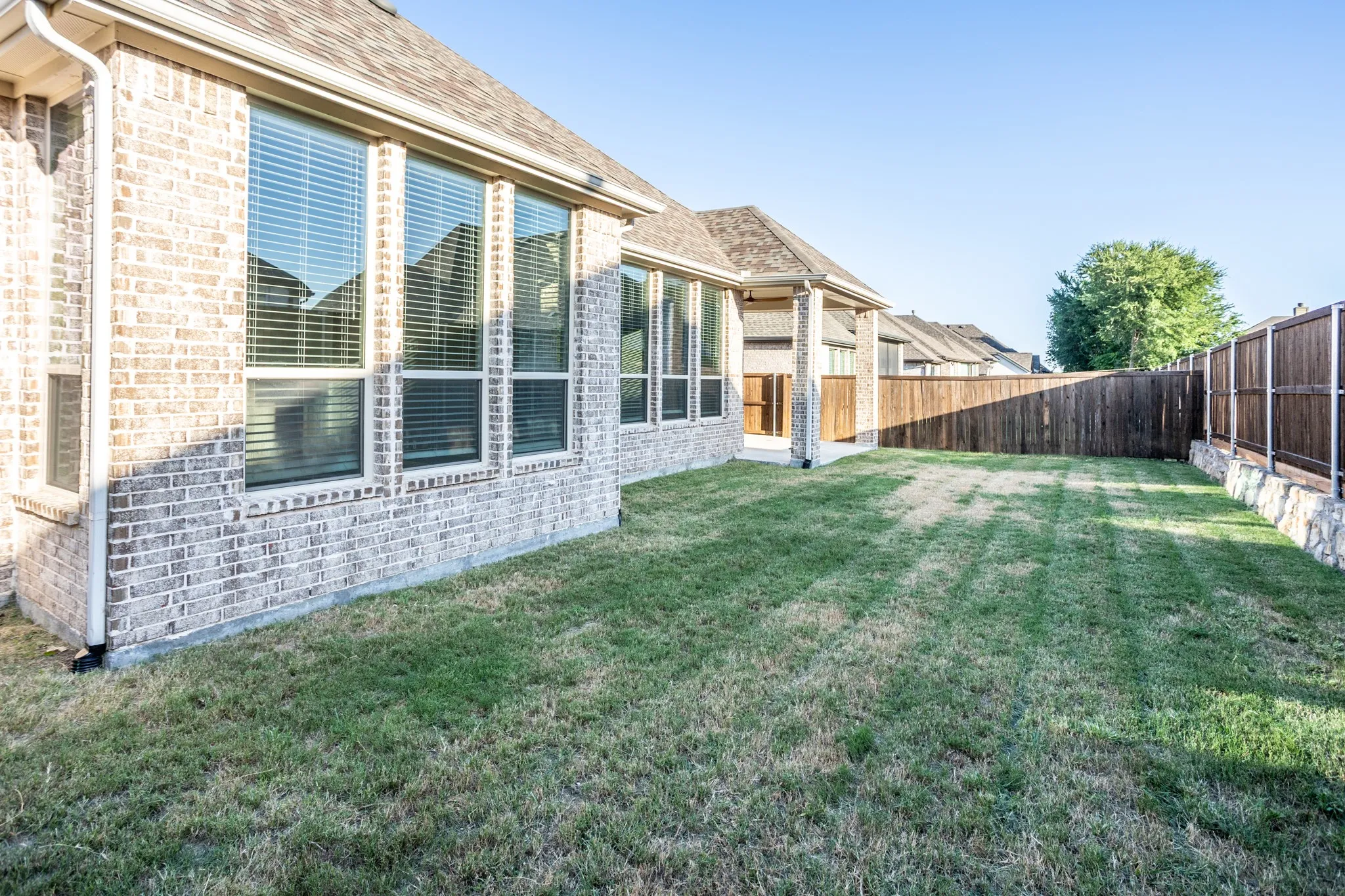 Single Family Residence For Sale in Collin County , 3521 Abingdon Avenue, Melissa, Texas 75454, 4 Bedroom, 4 Bathroom, 3 Garage spaces, 3,061 Sqft, built in 2022, mls#21339071, Real Estate Agent in Melissa, Homes For Sale in Collin county, Homes For Sale in Melissa, Realtor in Melissa Texas, Real Estate Brokerage Independent Realty Texas, Luminita Cordes Realtor