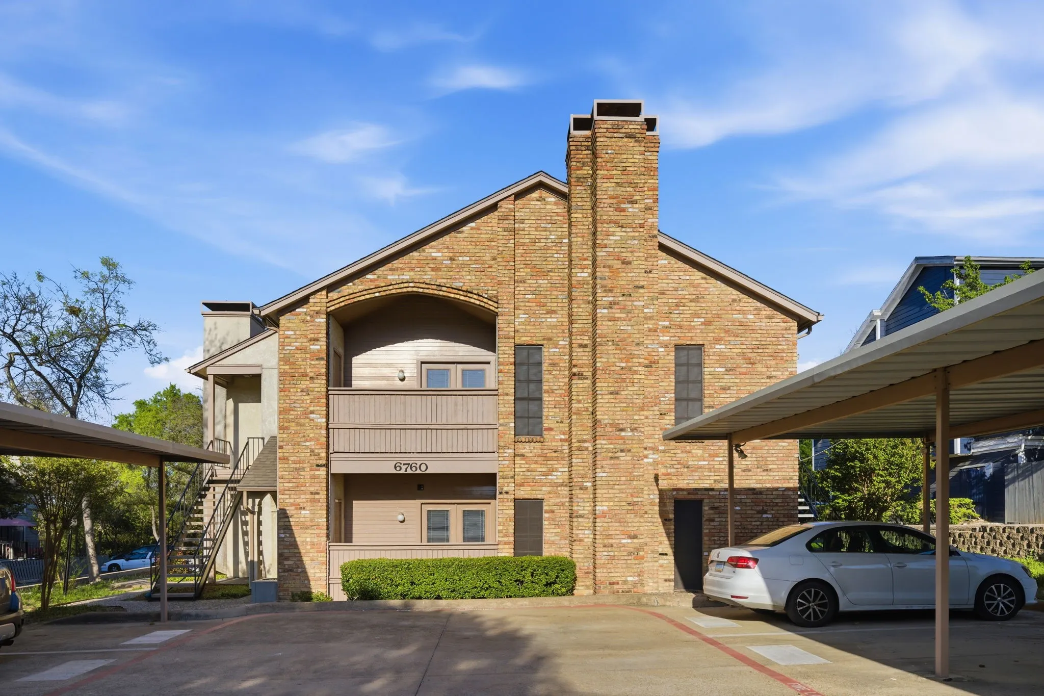 Apartment For Rent in Dallas County , 6760 Eastridge Drive 203, Dallas, Texas 75231, 1 Bedroom, 1 Bathroom, Garage spaces, 725 Sqft, built in 1986, mls#21339094, Real Estate Agent in Dallas, Homes For Rent in Dallas county, Homes For Rent in Dallas, Realtor in Dallas Texas, Real Estate Brokerage Independent Realty Texas, Luminita Cordes Realtor