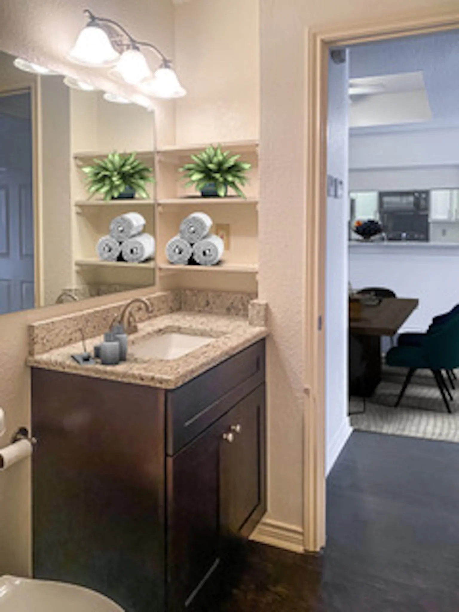 Apartment For Rent in Dallas County , 6760 Eastridge Drive 203, Dallas, Texas 75231, 1 Bedroom, 1 Bathroom, Garage spaces, 725 Sqft, built in 1986, mls#21339094, Real Estate Agent in Dallas, Homes For Rent in Dallas county, Homes For Rent in Dallas, Realtor in Dallas Texas, Real Estate Brokerage Independent Realty Texas, Luminita Cordes Realtor
