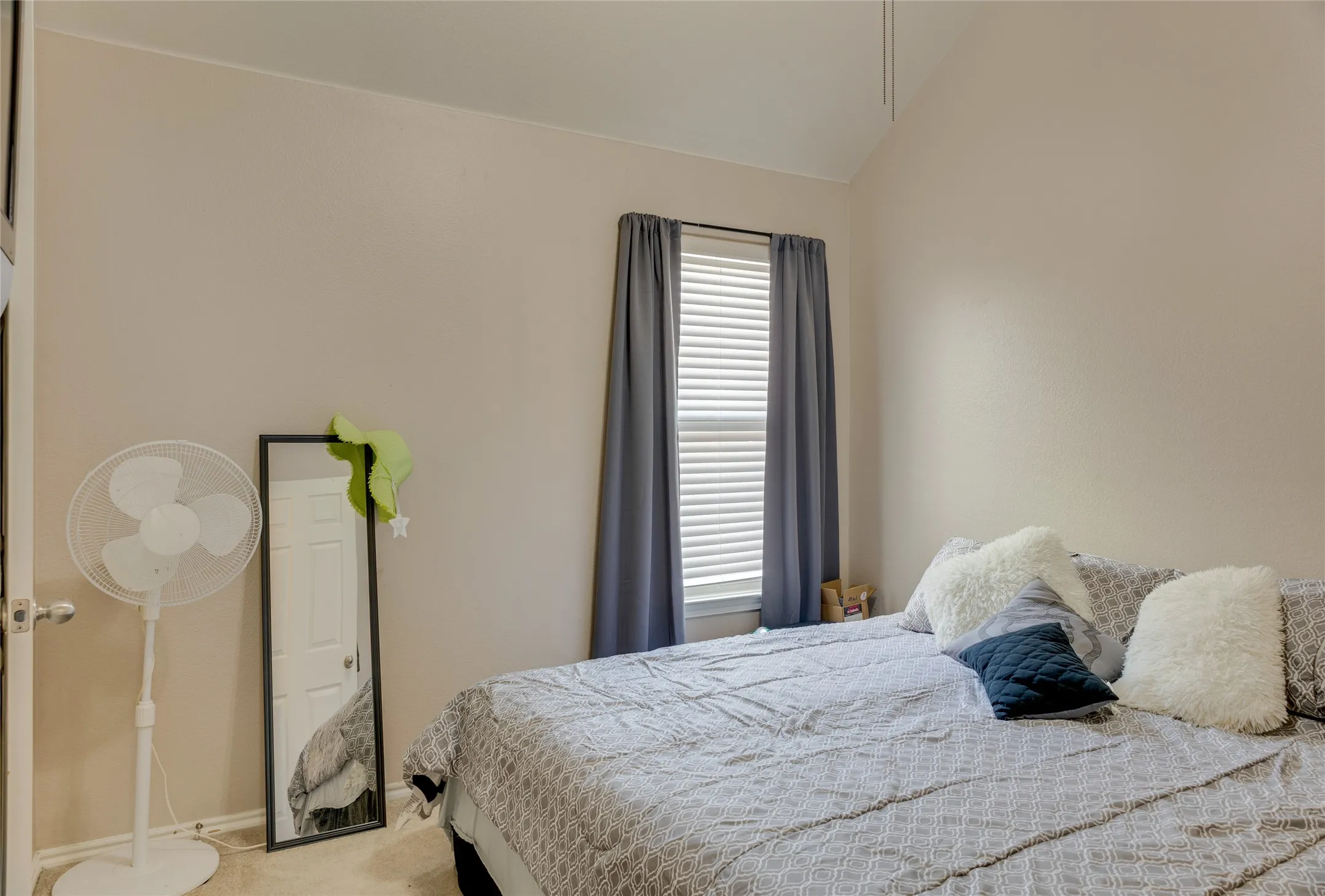 Single Family Residence For Sale in Tarrant County , 10028 Voss Avenue, Fort Worth, Texas 76244, 4 Bedroom, 2 Bathroom, 2 Garage spaces, 2,142 Sqft, built in 2005, mls#21339056, Real Estate Agent in Fort Worth, Homes For Sale in Tarrant county, Homes For Sale in Fort Worth, Realtor in Fort Worth Texas, Real Estate Brokerage Independent Realty Texas, Luminita Cordes Realtor