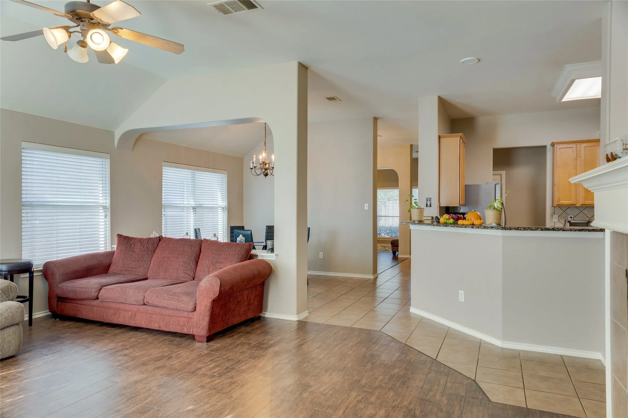 Single Family Residence For Sale in Tarrant County , 10028 Voss Avenue, Fort Worth, Texas 76244, 4 Bedroom, 2 Bathroom, 2 Garage spaces, 2,142 Sqft, built in 2005, mls#21339056, Real Estate Agent in Fort Worth, Homes For Sale in Tarrant county, Homes For Sale in Fort Worth, Realtor in Fort Worth Texas, Real Estate Brokerage Independent Realty Texas, Luminita Cordes Realtor