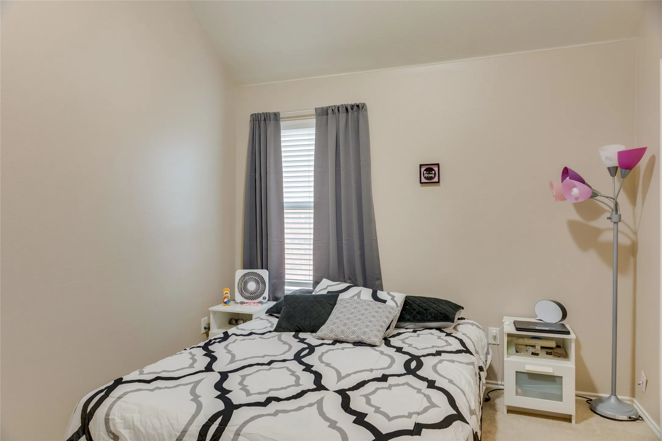 Single Family Residence For Sale in Tarrant County , 10028 Voss Avenue, Fort Worth, Texas 76244, 4 Bedroom, 2 Bathroom, 2 Garage spaces, 2,142 Sqft, built in 2005, mls#21339056, Real Estate Agent in Fort Worth, Homes For Sale in Tarrant county, Homes For Sale in Fort Worth, Realtor in Fort Worth Texas, Real Estate Brokerage Independent Realty Texas, Luminita Cordes Realtor