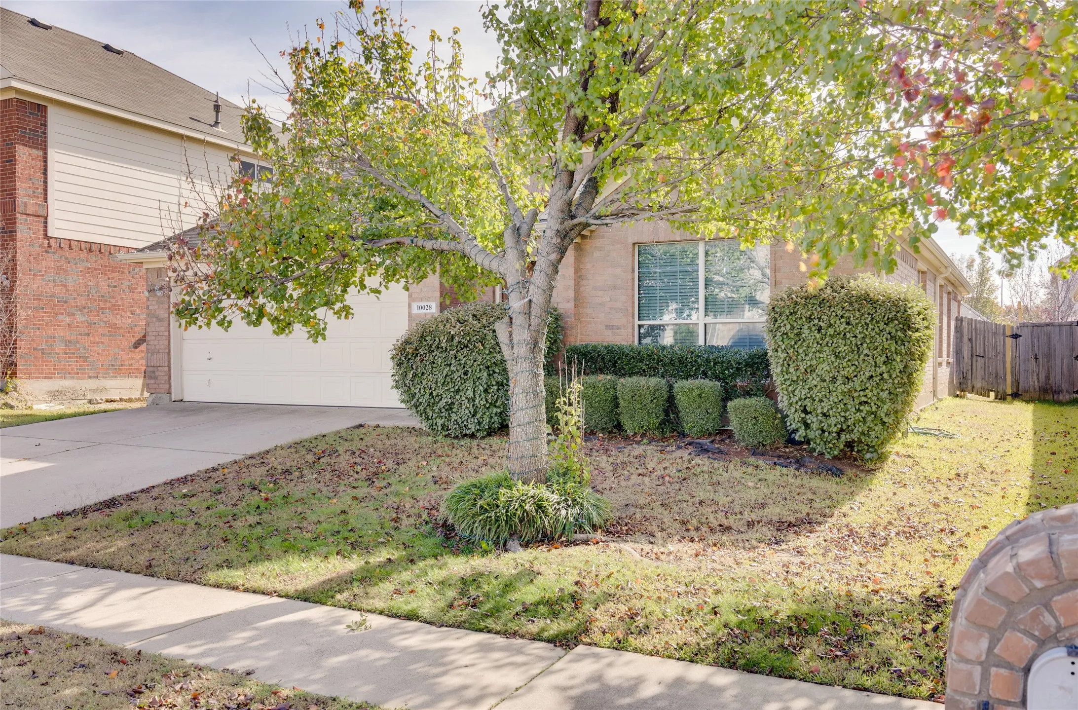 Single Family Residence For Sale in Tarrant County , 10028 Voss Avenue, Fort Worth, Texas 76244, 4 Bedroom, 2 Bathroom, 2 Garage spaces, 2,142 Sqft, built in 2005, mls#21339056, Real Estate Agent in Fort Worth, Homes For Sale in Tarrant county, Homes For Sale in Fort Worth, Realtor in Fort Worth Texas, Real Estate Brokerage Independent Realty Texas, Luminita Cordes Realtor