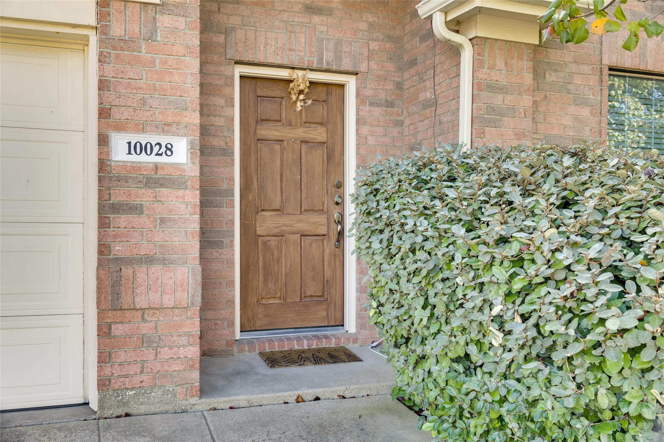 Single Family Residence For Sale in Tarrant County , 10028 Voss Avenue, Fort Worth, Texas 76244, 4 Bedroom, 2 Bathroom, 2 Garage spaces, 2,142 Sqft, built in 2005, mls#21339056, Real Estate Agent in Fort Worth, Homes For Sale in Tarrant county, Homes For Sale in Fort Worth, Realtor in Fort Worth Texas, Real Estate Brokerage Independent Realty Texas, Luminita Cordes Realtor