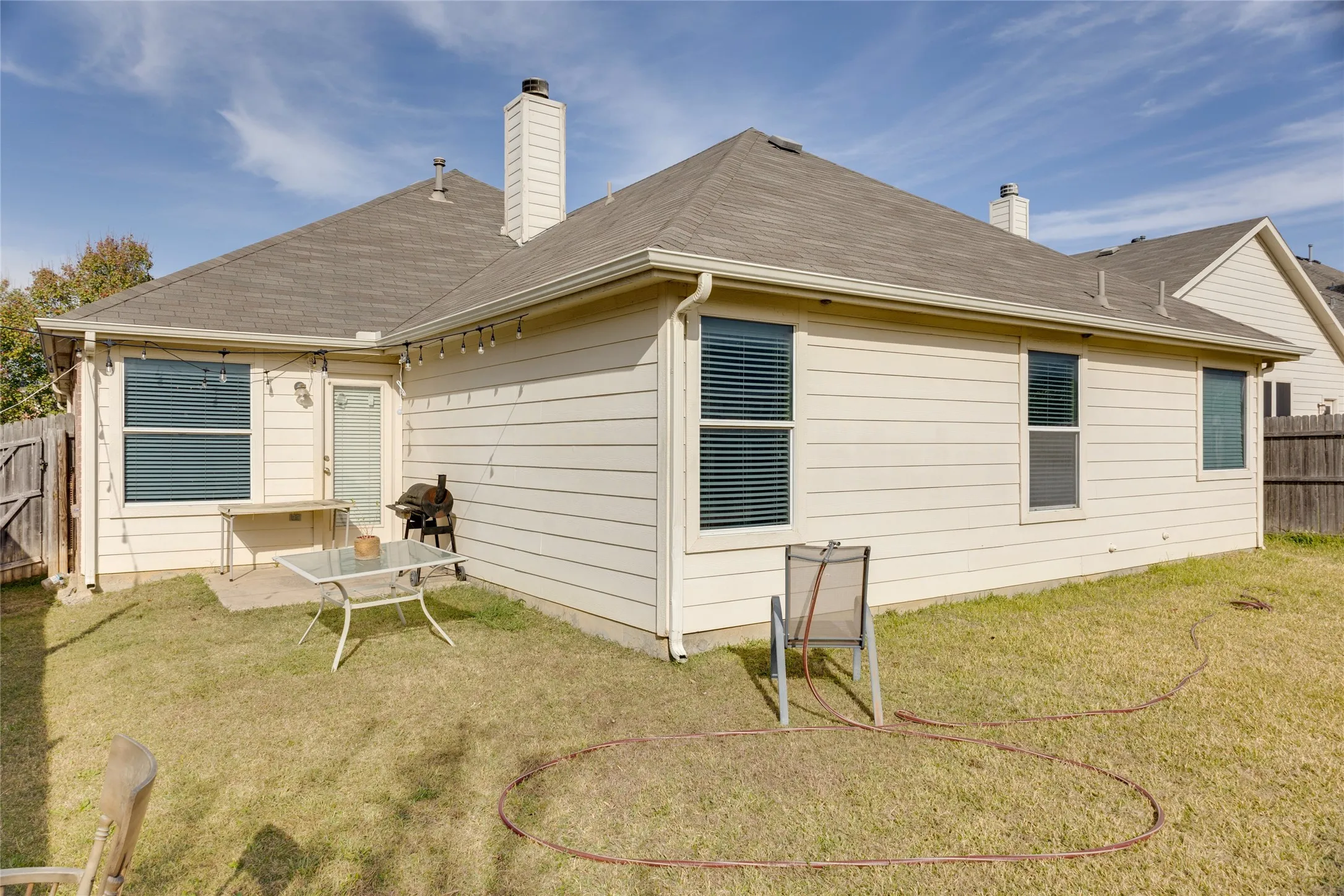 Single Family Residence For Sale in Tarrant County , 10028 Voss Avenue, Fort Worth, Texas 76244, 4 Bedroom, 2 Bathroom, 2 Garage spaces, 2,142 Sqft, built in 2005, mls#21339056, Real Estate Agent in Fort Worth, Homes For Sale in Tarrant county, Homes For Sale in Fort Worth, Realtor in Fort Worth Texas, Real Estate Brokerage Independent Realty Texas, Luminita Cordes Realtor