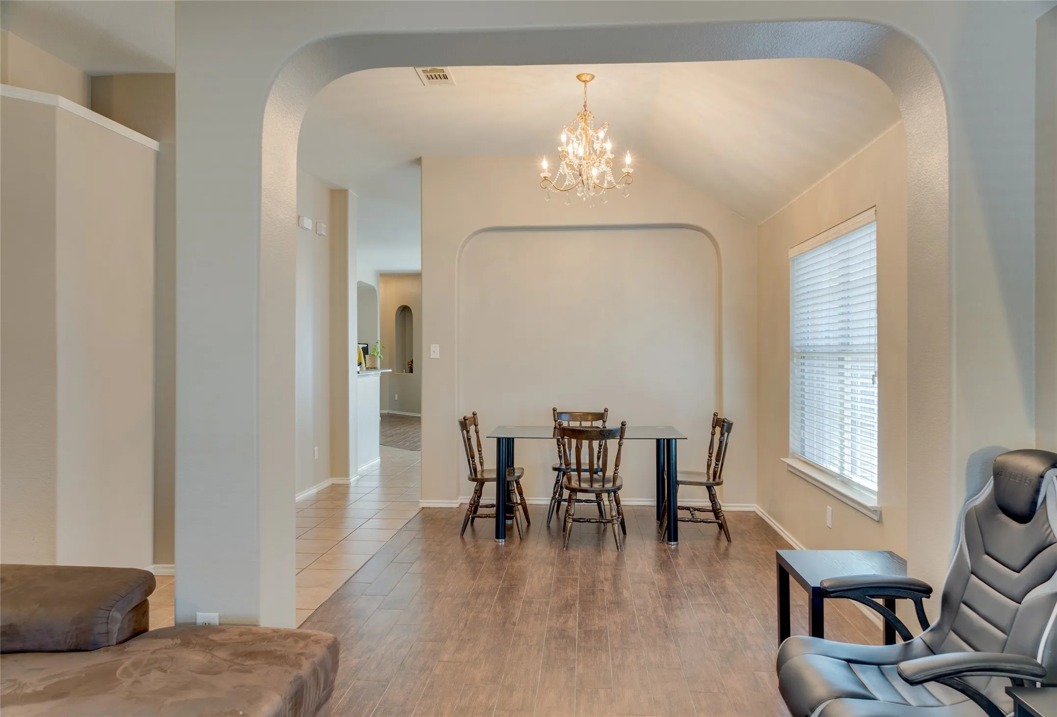 Single Family Residence For Sale in Tarrant County , 10028 Voss Avenue, Fort Worth, Texas 76244, 4 Bedroom, 2 Bathroom, 2 Garage spaces, 2,142 Sqft, built in 2005, mls#21339056, Real Estate Agent in Fort Worth, Homes For Sale in Tarrant county, Homes For Sale in Fort Worth, Realtor in Fort Worth Texas, Real Estate Brokerage Independent Realty Texas, Luminita Cordes Realtor