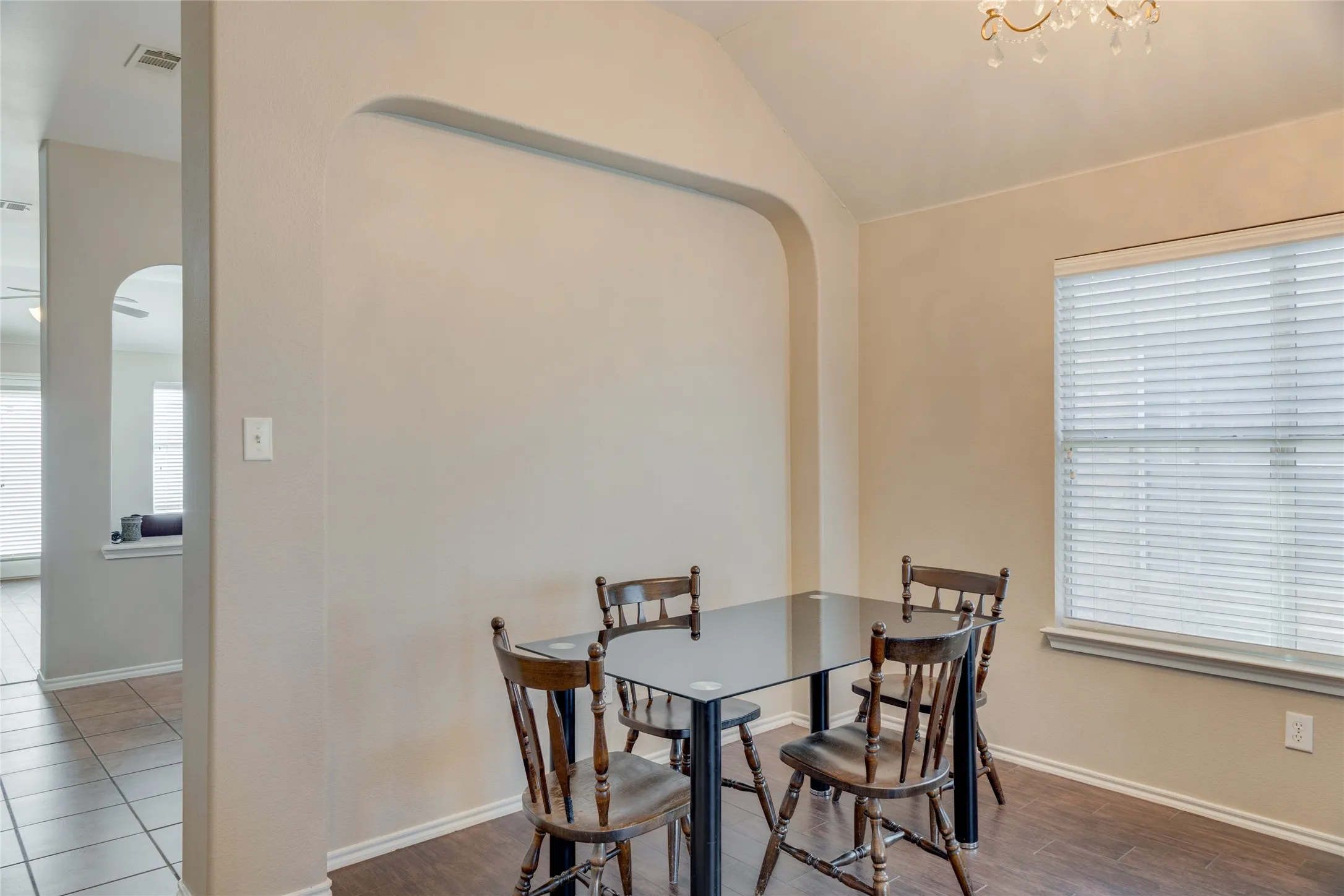 Single Family Residence For Sale in Tarrant County , 10028 Voss Avenue, Fort Worth, Texas 76244, 4 Bedroom, 2 Bathroom, 2 Garage spaces, 2,142 Sqft, built in 2005, mls#21339056, Real Estate Agent in Fort Worth, Homes For Sale in Tarrant county, Homes For Sale in Fort Worth, Realtor in Fort Worth Texas, Real Estate Brokerage Independent Realty Texas, Luminita Cordes Realtor