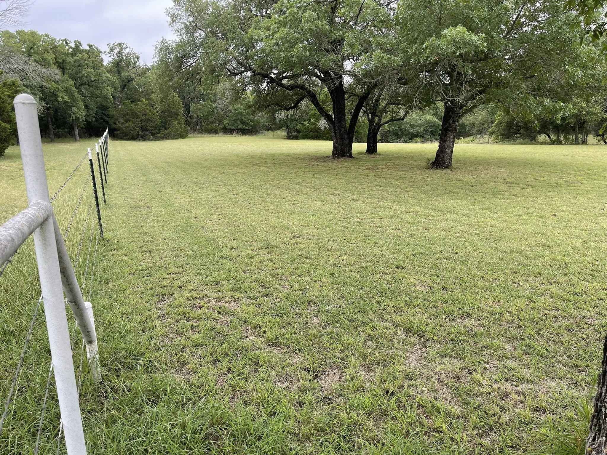 Single Family Residence For Sale in Parker County , 296 E Bluff Springs Road, Fort Worth, Texas 76108, 3 Bedroom, 2 Bathroom, 10 Garage spaces, 1,404 Sqft, built in 1983, mls#21339077, Real Estate Agent in Fort Worth, Homes For Sale in Parker county, Homes For Sale in Fort Worth, Realtor in Fort Worth Texas, Real Estate Brokerage Independent Realty Texas, Luminita Cordes Realtor