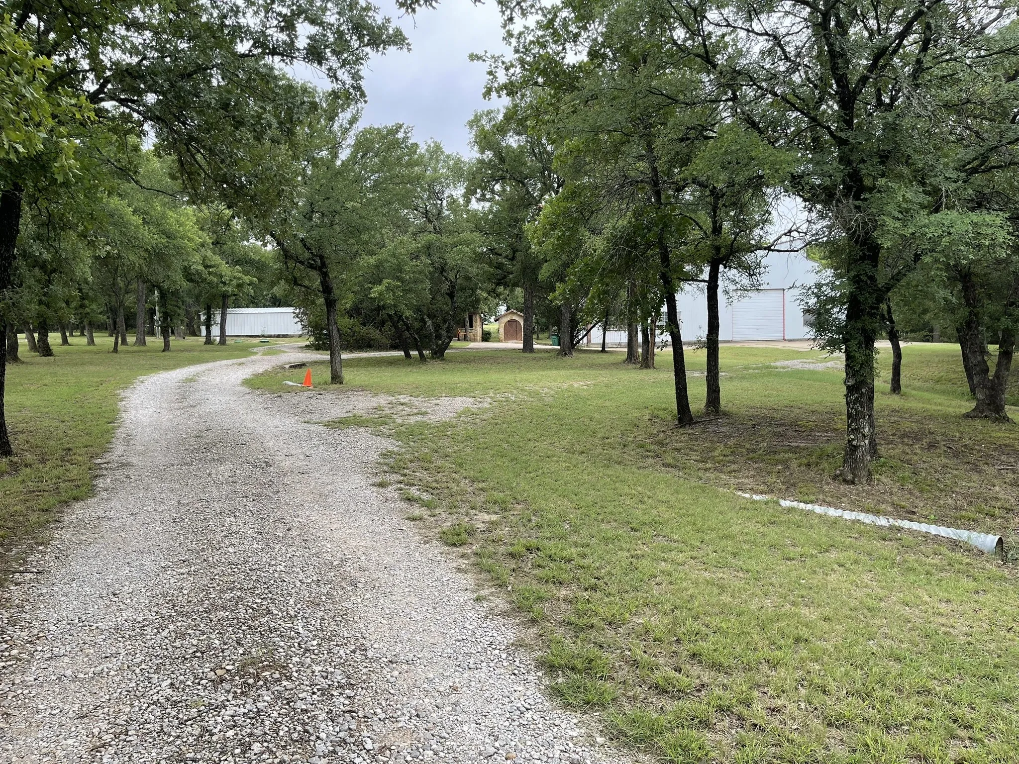 Single Family Residence For Sale in Parker County , 296 E Bluff Springs Road, Fort Worth, Texas 76108, 3 Bedroom, 2 Bathroom, 10 Garage spaces, 1,404 Sqft, built in 1983, mls#21339077, Real Estate Agent in Fort Worth, Homes For Sale in Parker county, Homes For Sale in Fort Worth, Realtor in Fort Worth Texas, Real Estate Brokerage Independent Realty Texas, Luminita Cordes Realtor