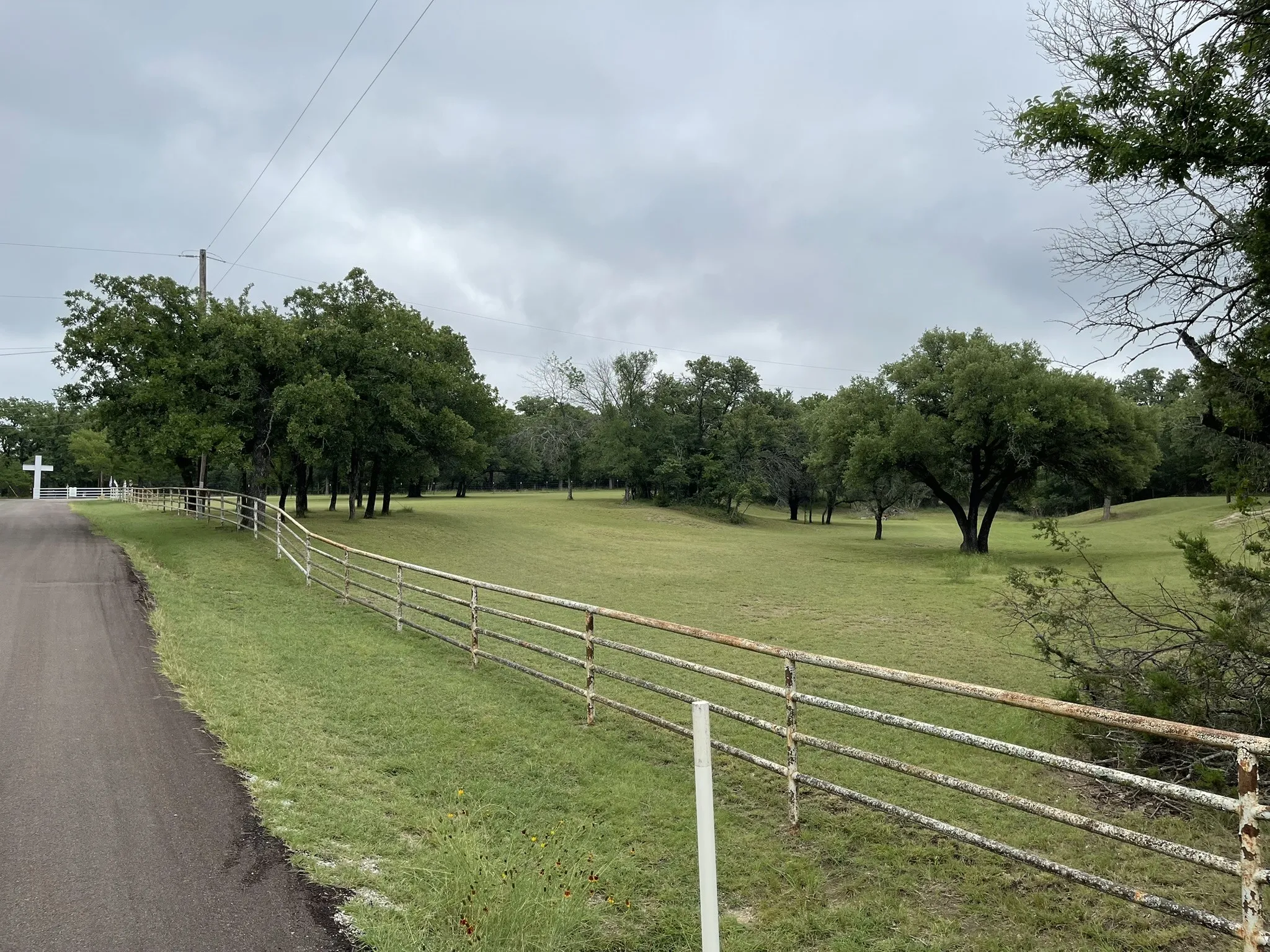 Single Family Residence For Sale in Parker County , 296 E Bluff Springs Road, Fort Worth, Texas 76108, 3 Bedroom, 2 Bathroom, 10 Garage spaces, 1,404 Sqft, built in 1983, mls#21339077, Real Estate Agent in Fort Worth, Homes For Sale in Parker county, Homes For Sale in Fort Worth, Realtor in Fort Worth Texas, Real Estate Brokerage Independent Realty Texas, Luminita Cordes Realtor
