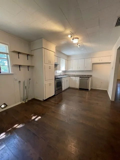 Single Family Residence For Rent in Rockwall County , 403 Live Oak Street, Royse City, Texas 75189, 2 Bedroom, 1 Bathroom, 1 Garage spaces, 1,152 Sqft, built in 1982, mls#21339109, Real Estate Agent in Royse City, Homes For Rent in Rockwall county, Homes For Rent in Royse City, Realtor in Royse City Texas, Real Estate Brokerage Independent Realty Texas, Luminita Cordes Realtor