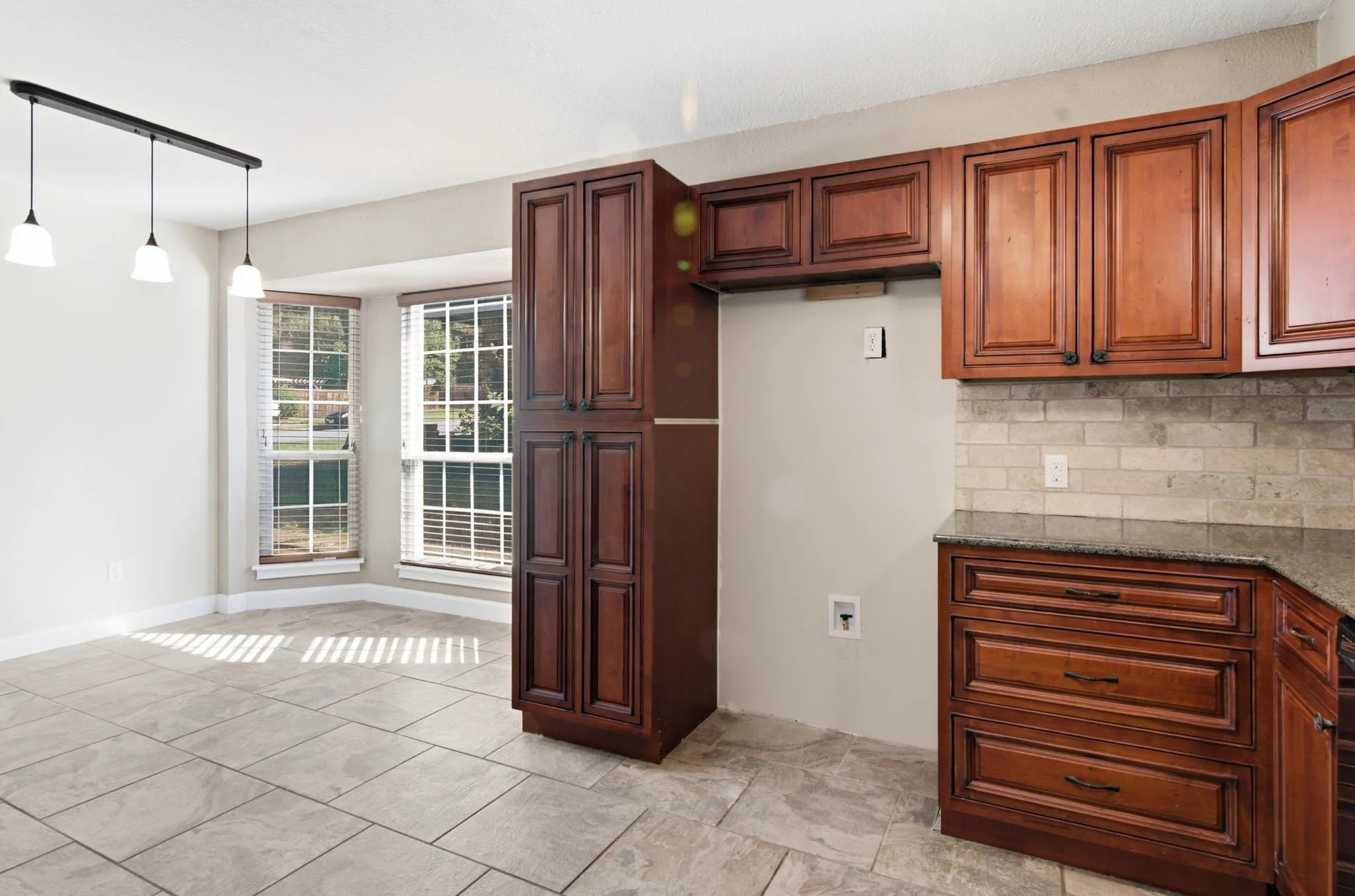 looking into the breakfast area from the kitchen