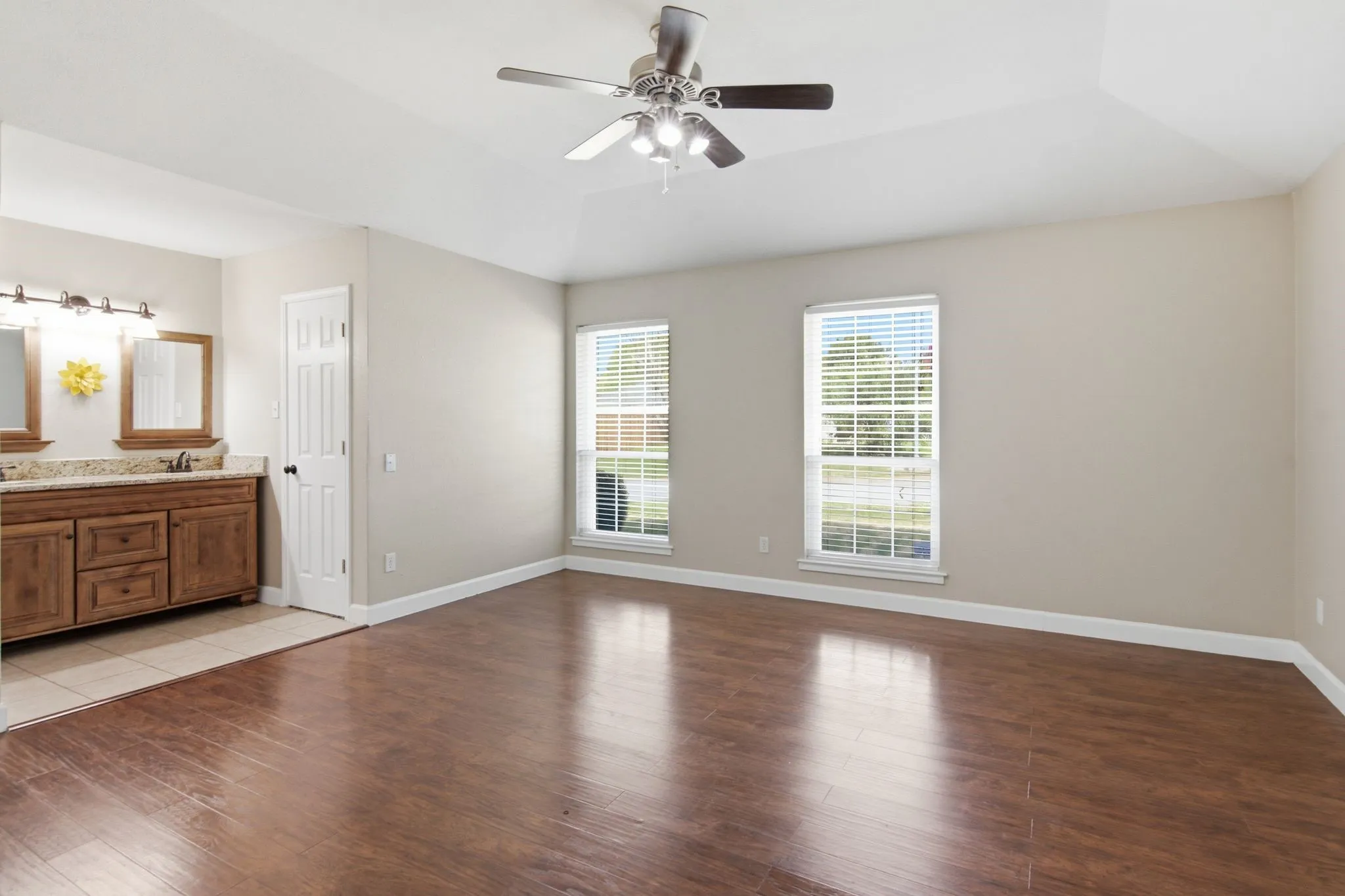 Single Family Residence For Rent in Tarrant County , 2502 Cranberry Lane, Euless, Texas 76039, 3 Bedroom, 2 Bathroom, 2 Garage spaces, 1,620 Sqft, built in 1984, mls#21337978, Real Estate Agent in Euless, Homes For Rent in Tarrant county, Homes For Rent in Euless, Realtor in Euless Texas, Real Estate Brokerage Independent Realty Texas, Luminita Cordes Realtor