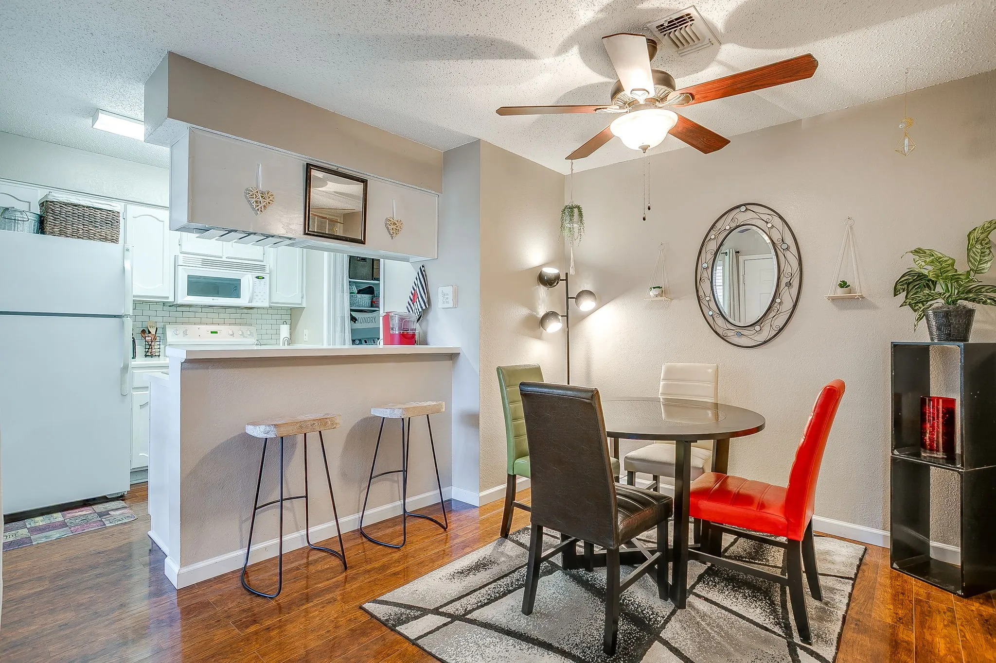 Condominium For Sale in Tarrant County , 1430 Meadowood Village Drive, Fort Worth, Texas 76120, 2 Bedroom, 2 Bathroom, Garage spaces, 912 Sqft, built in 1984, mls#21336338, Real Estate Agent in Fort Worth, Homes For Sale in Tarrant county, Homes For Sale in Fort Worth, Realtor in Fort Worth Texas, Real Estate Brokerage Independent Realty Texas, Luminita Cordes Realtor