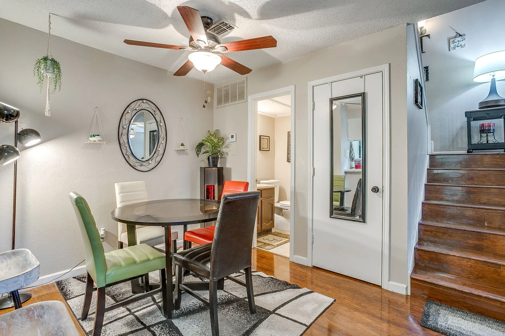 Condominium For Sale in Tarrant County , 1430 Meadowood Village Drive, Fort Worth, Texas 76120, 2 Bedroom, 2 Bathroom, Garage spaces, 912 Sqft, built in 1984, mls#21336338, Real Estate Agent in Fort Worth, Homes For Sale in Tarrant county, Homes For Sale in Fort Worth, Realtor in Fort Worth Texas, Real Estate Brokerage Independent Realty Texas, Luminita Cordes Realtor