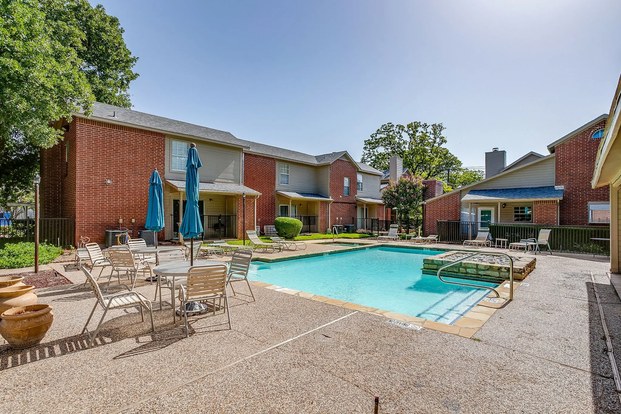 Condominium For Sale in Tarrant County , 1430 Meadowood Village Drive, Fort Worth, Texas 76120, 2 Bedroom, 2 Bathroom, Garage spaces, 912 Sqft, built in 1984, mls#21336338, Real Estate Agent in Fort Worth, Homes For Sale in Tarrant county, Homes For Sale in Fort Worth, Realtor in Fort Worth Texas, Real Estate Brokerage Independent Realty Texas, Luminita Cordes Realtor