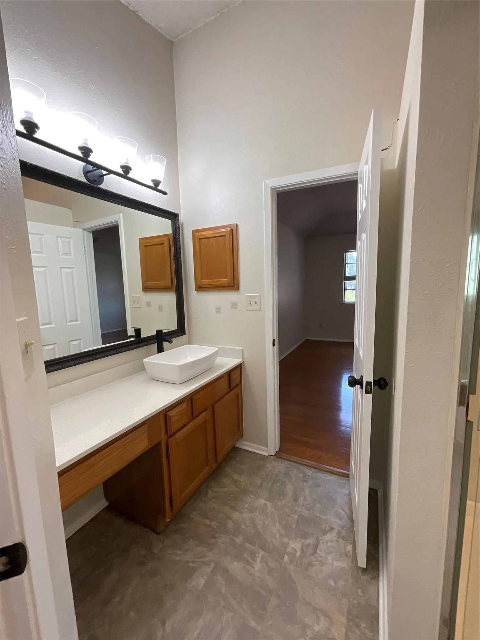 Single Family Residence For Sale in Dallas County , 2332 Abbington Lane, Grand Prairie, Texas 75052, 4 Bedroom, 3 Bathroom, 2 Garage spaces, 2,330 Sqft, built in 1985, mls#21339129, Real Estate Agent in Grand Prairie, Homes For Sale in Dallas county, Homes For Sale in Grand Prairie, Realtor in Grand Prairie Texas, Real Estate Brokerage Independent Realty Texas, Luminita Cordes Realtor
