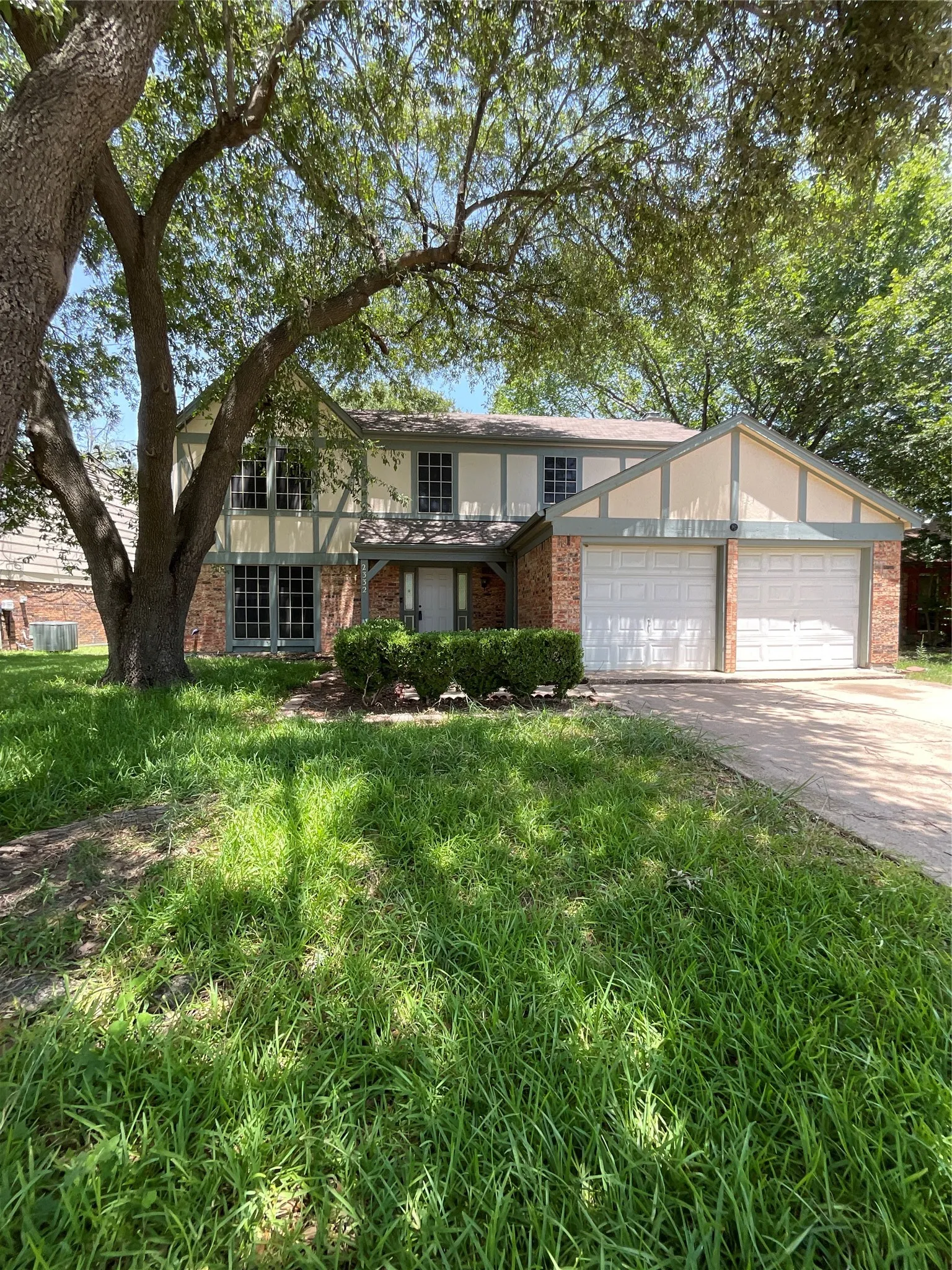 Single Family Residence For Sale in Dallas County , 2332 Abbington Lane, Grand Prairie, Texas 75052, 4 Bedroom, 3 Bathroom, 2 Garage spaces, 2,330 Sqft, built in 1985, mls#21339129, Real Estate Agent in Grand Prairie, Homes For Sale in Dallas county, Homes For Sale in Grand Prairie, Realtor in Grand Prairie Texas, Real Estate Brokerage Independent Realty Texas, Luminita Cordes Realtor