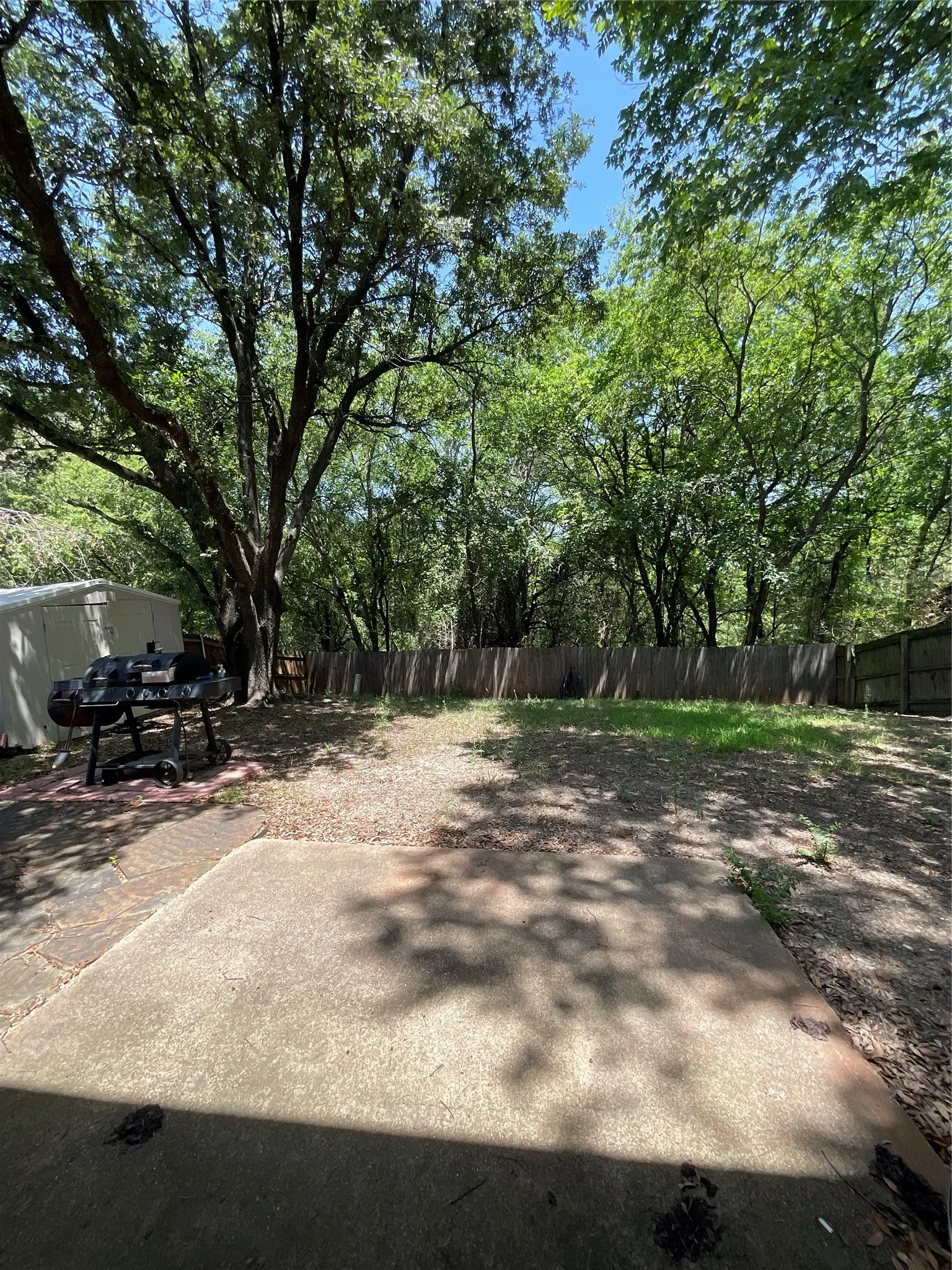 Single Family Residence For Sale in Dallas County , 2332 Abbington Lane, Grand Prairie, Texas 75052, 4 Bedroom, 3 Bathroom, 2 Garage spaces, 2,330 Sqft, built in 1985, mls#21339129, Real Estate Agent in Grand Prairie, Homes For Sale in Dallas county, Homes For Sale in Grand Prairie, Realtor in Grand Prairie Texas, Real Estate Brokerage Independent Realty Texas, Luminita Cordes Realtor