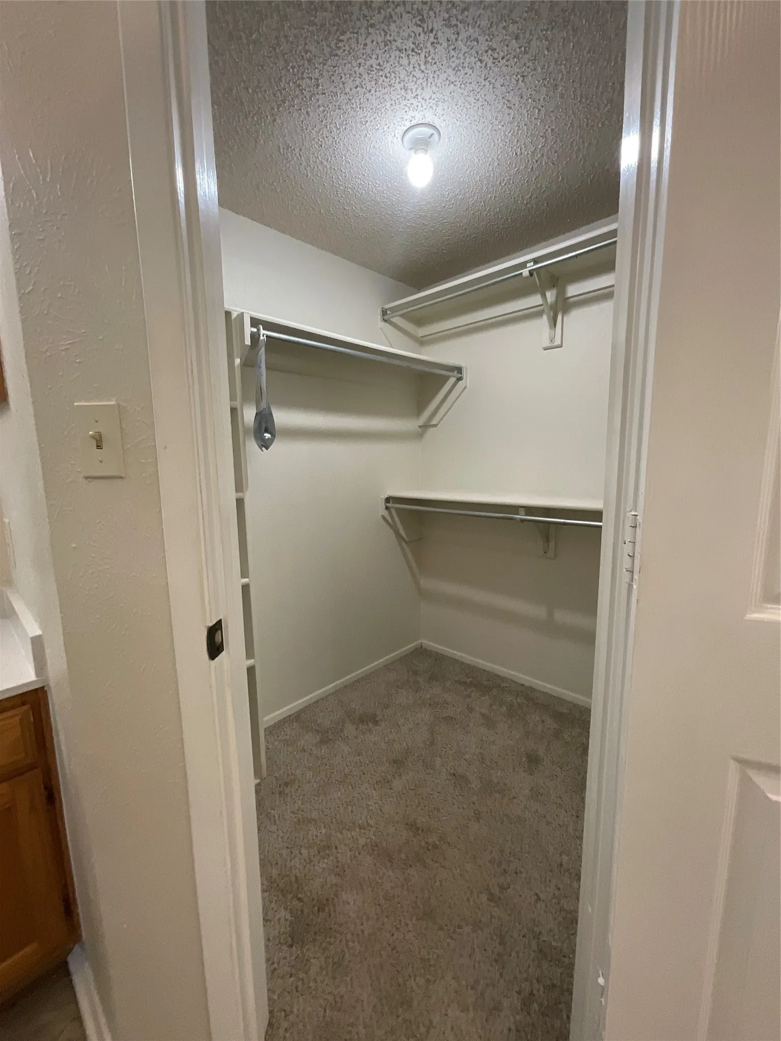 Single Family Residence For Sale in Dallas County , 2332 Abbington Lane, Grand Prairie, Texas 75052, 4 Bedroom, 3 Bathroom, 2 Garage spaces, 2,330 Sqft, built in 1985, mls#21339129, Real Estate Agent in Grand Prairie, Homes For Sale in Dallas county, Homes For Sale in Grand Prairie, Realtor in Grand Prairie Texas, Real Estate Brokerage Independent Realty Texas, Luminita Cordes Realtor