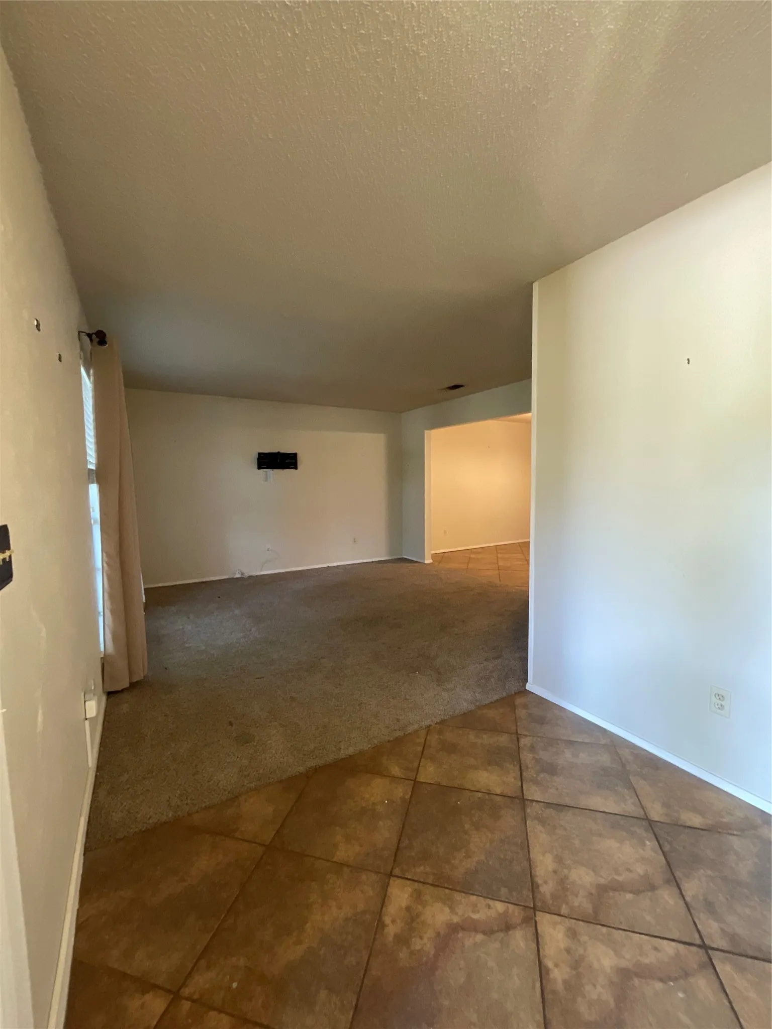 Single Family Residence For Sale in Dallas County , 2332 Abbington Lane, Grand Prairie, Texas 75052, 4 Bedroom, 3 Bathroom, 2 Garage spaces, 2,330 Sqft, built in 1985, mls#21339129, Real Estate Agent in Grand Prairie, Homes For Sale in Dallas county, Homes For Sale in Grand Prairie, Realtor in Grand Prairie Texas, Real Estate Brokerage Independent Realty Texas, Luminita Cordes Realtor