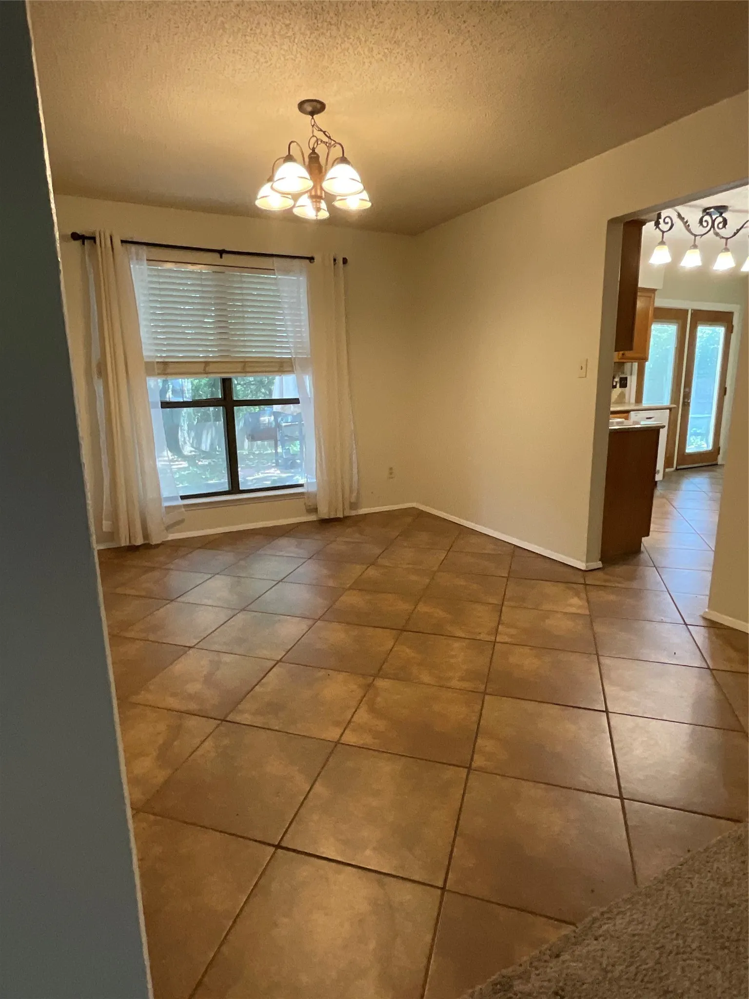 Single Family Residence For Sale in Dallas County , 2332 Abbington Lane, Grand Prairie, Texas 75052, 4 Bedroom, 3 Bathroom, 2 Garage spaces, 2,330 Sqft, built in 1985, mls#21339129, Real Estate Agent in Grand Prairie, Homes For Sale in Dallas county, Homes For Sale in Grand Prairie, Realtor in Grand Prairie Texas, Real Estate Brokerage Independent Realty Texas, Luminita Cordes Realtor