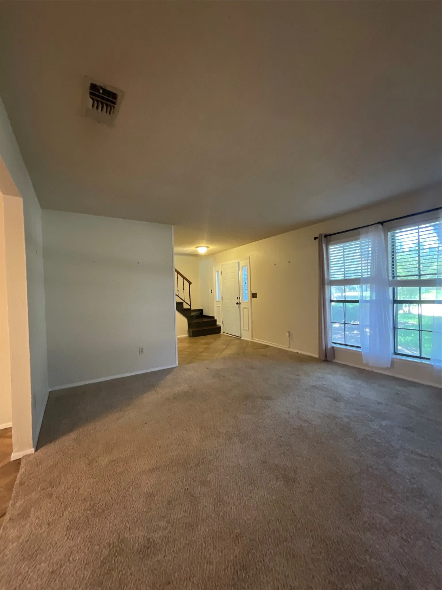 Single Family Residence For Sale in Dallas County , 2332 Abbington Lane, Grand Prairie, Texas 75052, 4 Bedroom, 3 Bathroom, 2 Garage spaces, 2,330 Sqft, built in 1985, mls#21339129, Real Estate Agent in Grand Prairie, Homes For Sale in Dallas county, Homes For Sale in Grand Prairie, Realtor in Grand Prairie Texas, Real Estate Brokerage Independent Realty Texas, Luminita Cordes Realtor