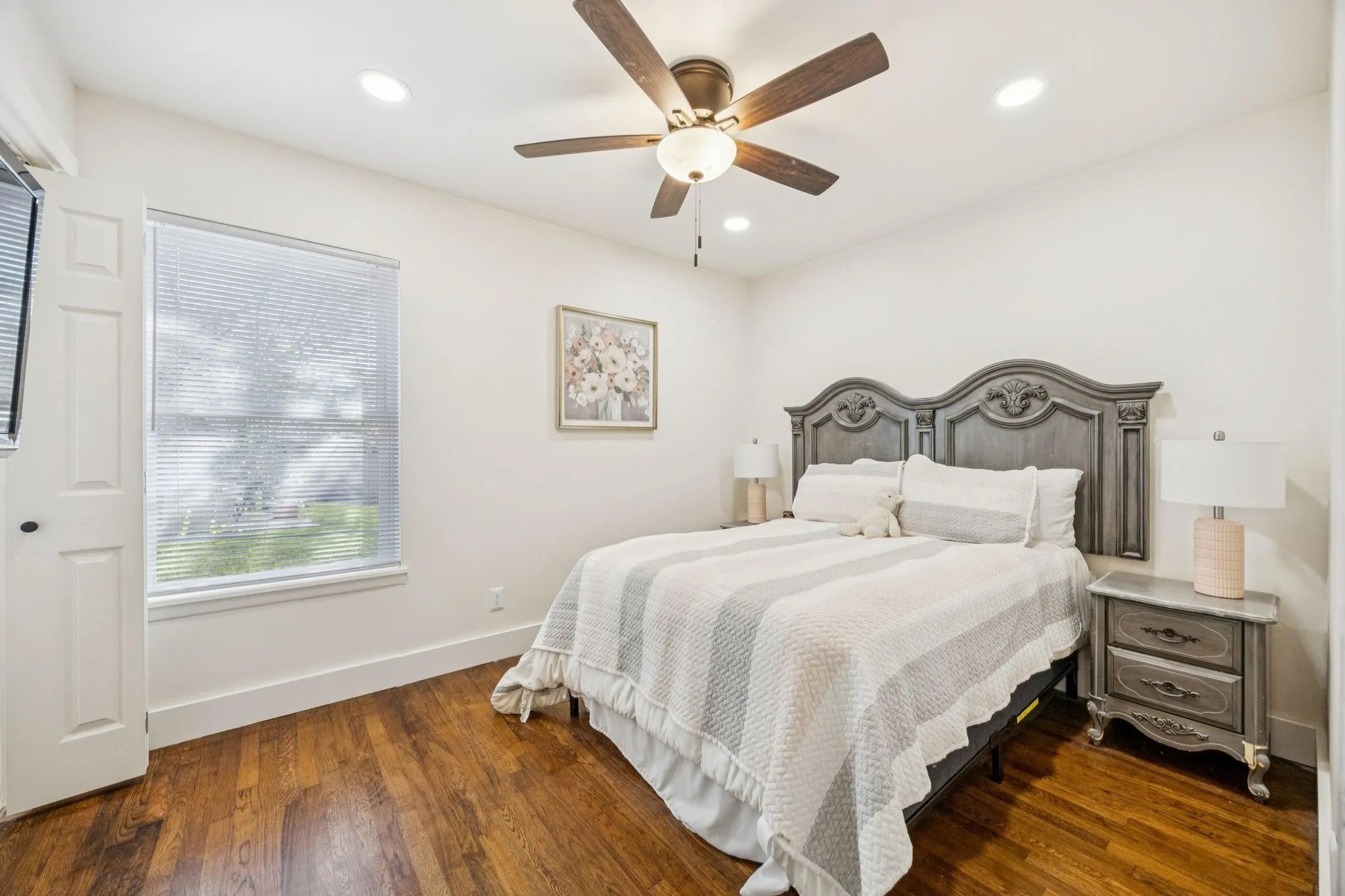 Single Family Residence For Sale in Rockwall County , 207 Joe White Street, Rockwall, Texas 75087, 4 Bedroom, 3 Bathroom, 1 Garage spaces, 2,002 Sqft, built in 1975, mls#21336368, Real Estate Agent in Rockwall, Homes For Sale in Rockwall county, Homes For Sale in Rockwall, Realtor in Rockwall Texas, Real Estate Brokerage Independent Realty Texas, Luminita Cordes Realtor