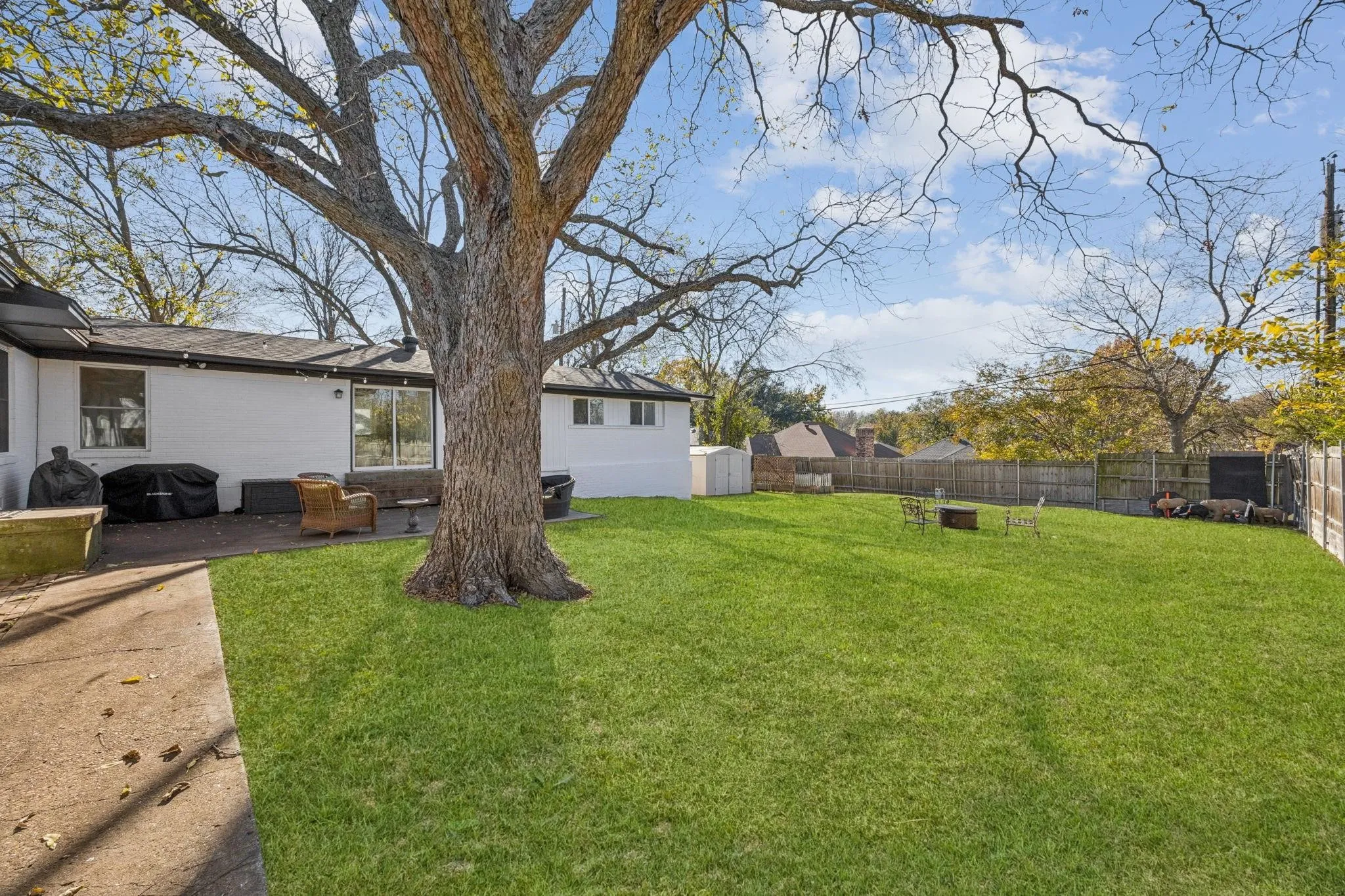 Single Family Residence For Sale in Rockwall County , 207 Joe White Street, Rockwall, Texas 75087, 4 Bedroom, 3 Bathroom, 1 Garage spaces, 2,002 Sqft, built in 1975, mls#21336368, Real Estate Agent in Rockwall, Homes For Sale in Rockwall county, Homes For Sale in Rockwall, Realtor in Rockwall Texas, Real Estate Brokerage Independent Realty Texas, Luminita Cordes Realtor