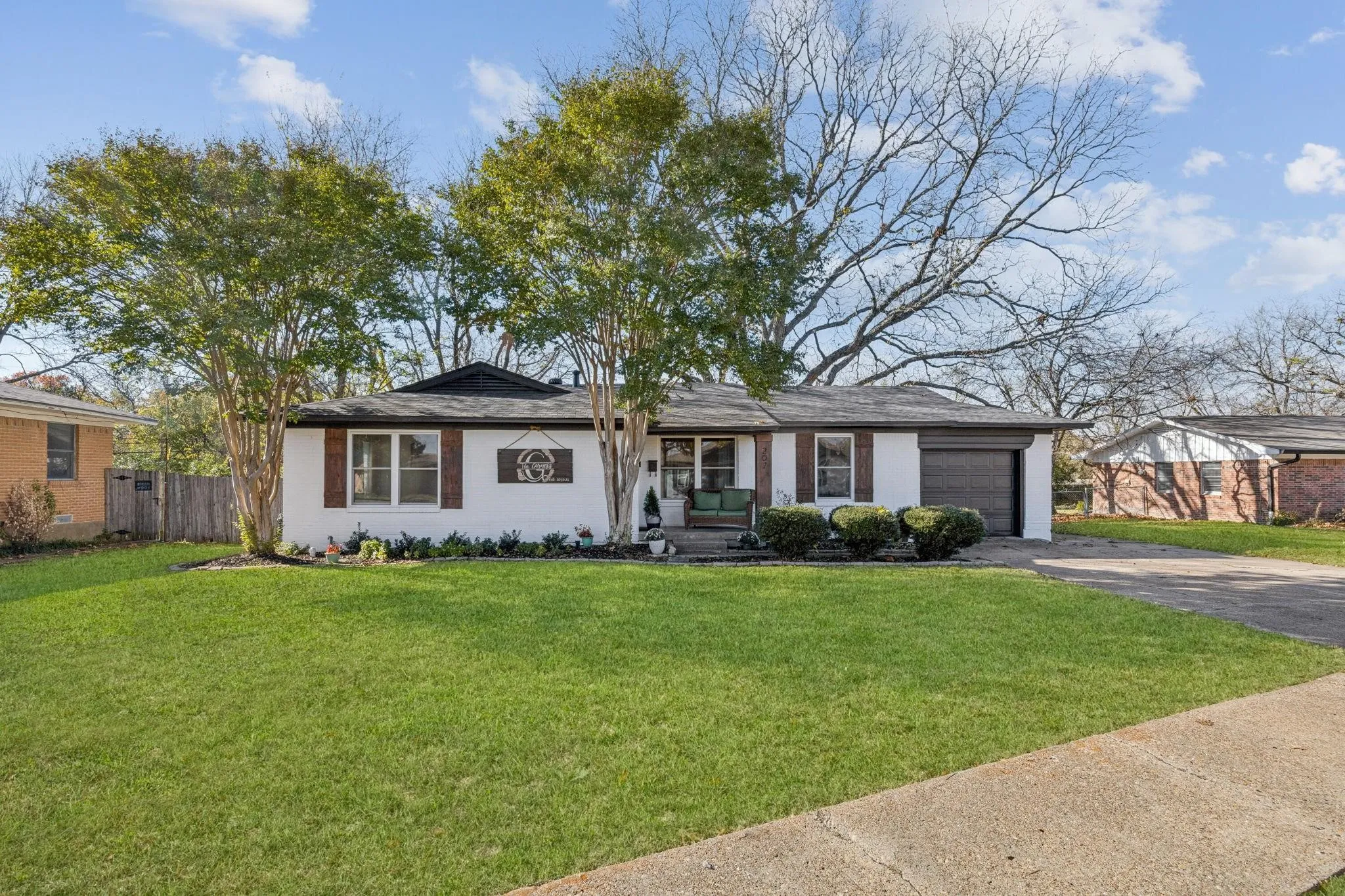 Single Family Residence For Sale in Rockwall County , 207 Joe White Street, Rockwall, Texas 75087, 4 Bedroom, 3 Bathroom, 1 Garage spaces, 2,002 Sqft, built in 1975, mls#21336368, Real Estate Agent in Rockwall, Homes For Sale in Rockwall county, Homes For Sale in Rockwall, Realtor in Rockwall Texas, Real Estate Brokerage Independent Realty Texas, Luminita Cordes Realtor
