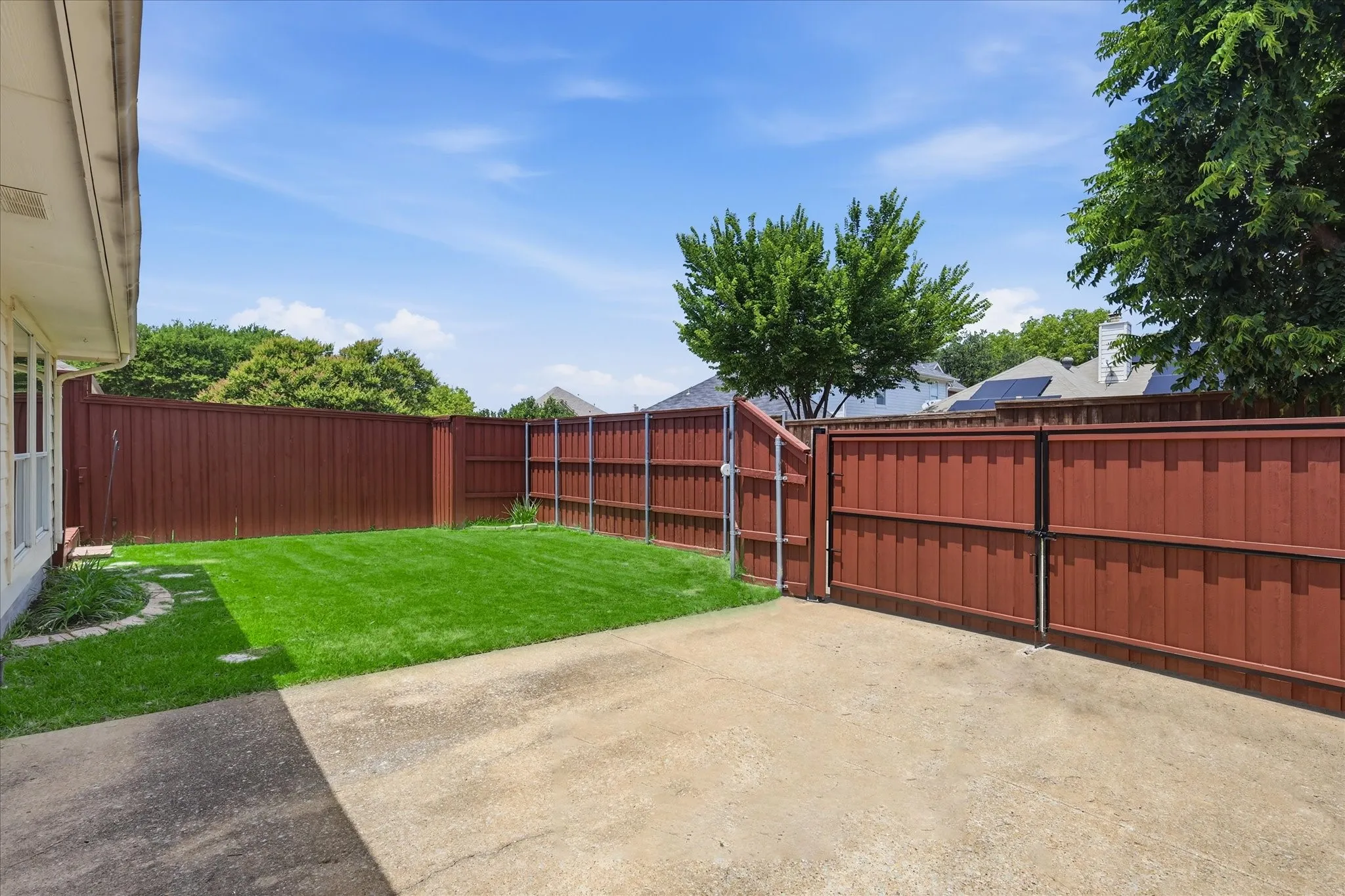Single Family Residence For Sale in Denton County , 3704 Cottonwood Springs Drive, The Colony, Texas 75056, 4 Bedroom, 2 Bathroom, 2 Garage spaces, 2,043 Sqft, built in 1996, mls#21339134, Real Estate Agent in The Colony, Homes For Sale in Denton county, Homes For Sale in The Colony, Realtor in The Colony Texas, Real Estate Brokerage Independent Realty Texas, Luminita Cordes Realtor