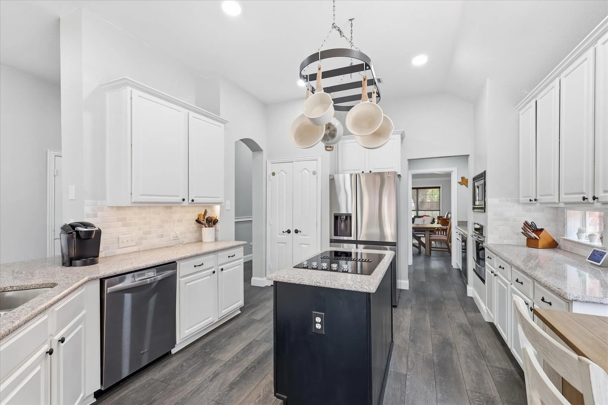Single Family Residence For Sale in Denton County , 3704 Cottonwood Springs Drive, The Colony, Texas 75056, 4 Bedroom, 2 Bathroom, 2 Garage spaces, 2,043 Sqft, built in 1996, mls#21339134, Real Estate Agent in The Colony, Homes For Sale in Denton county, Homes For Sale in The Colony, Realtor in The Colony Texas, Real Estate Brokerage Independent Realty Texas, Luminita Cordes Realtor