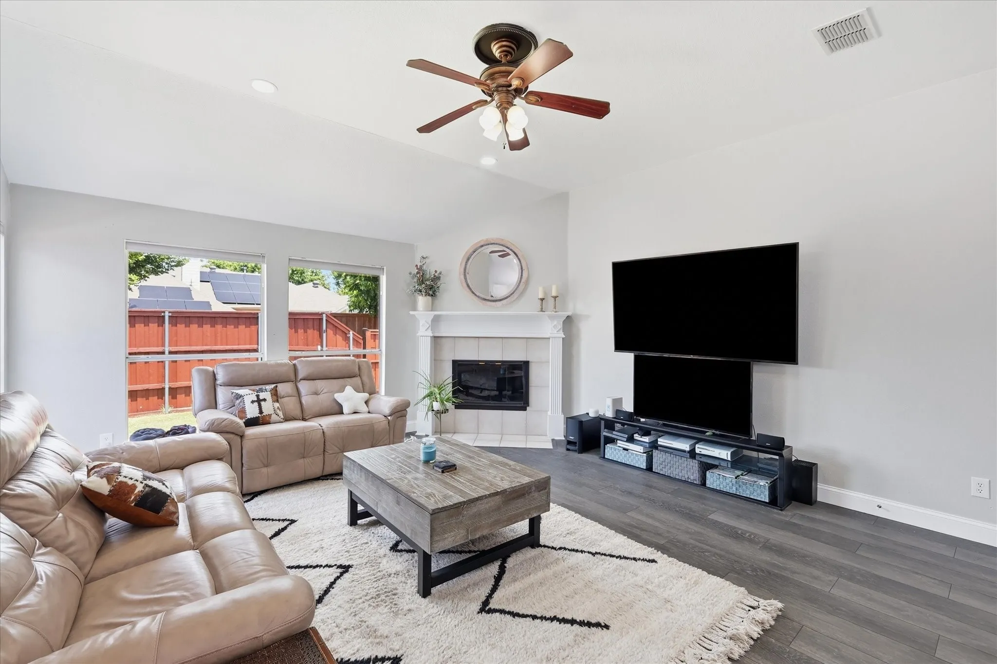 Single Family Residence For Sale in Denton County , 3704 Cottonwood Springs Drive, The Colony, Texas 75056, 4 Bedroom, 2 Bathroom, 2 Garage spaces, 2,043 Sqft, built in 1996, mls#21339134, Real Estate Agent in The Colony, Homes For Sale in Denton county, Homes For Sale in The Colony, Realtor in The Colony Texas, Real Estate Brokerage Independent Realty Texas, Luminita Cordes Realtor