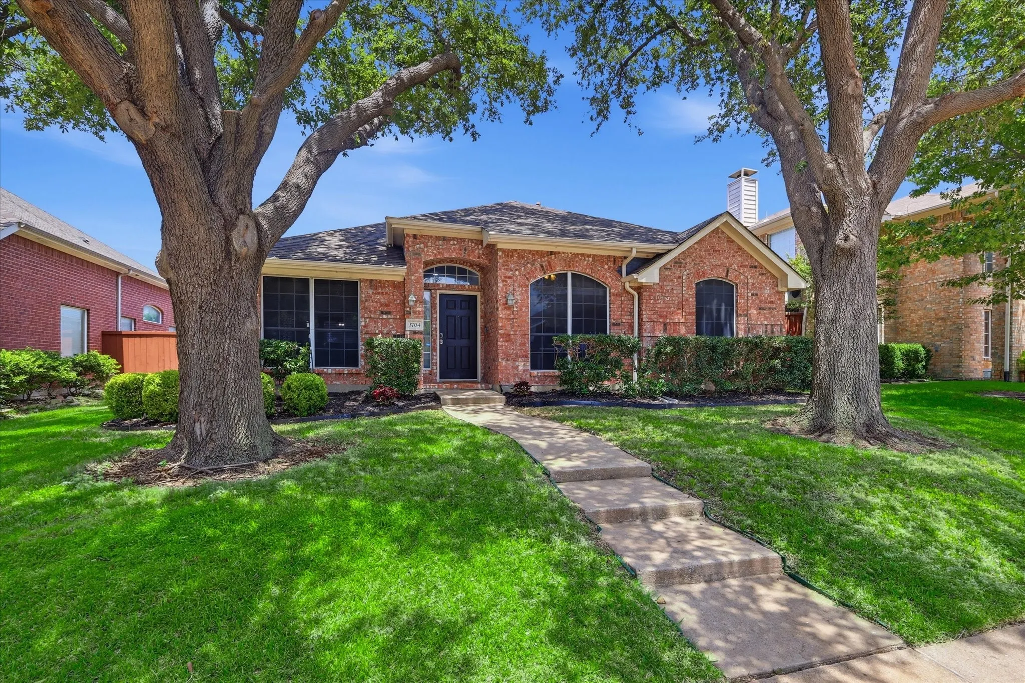 Single Family Residence For Sale in Denton County , 3704 Cottonwood Springs Drive, The Colony, Texas 75056, 4 Bedroom, 2 Bathroom, 2 Garage spaces, 2,043 Sqft, built in 1996, mls#21339134, Real Estate Agent in The Colony, Homes For Sale in Denton county, Homes For Sale in The Colony, Realtor in The Colony Texas, Real Estate Brokerage Independent Realty Texas, Luminita Cordes Realtor
