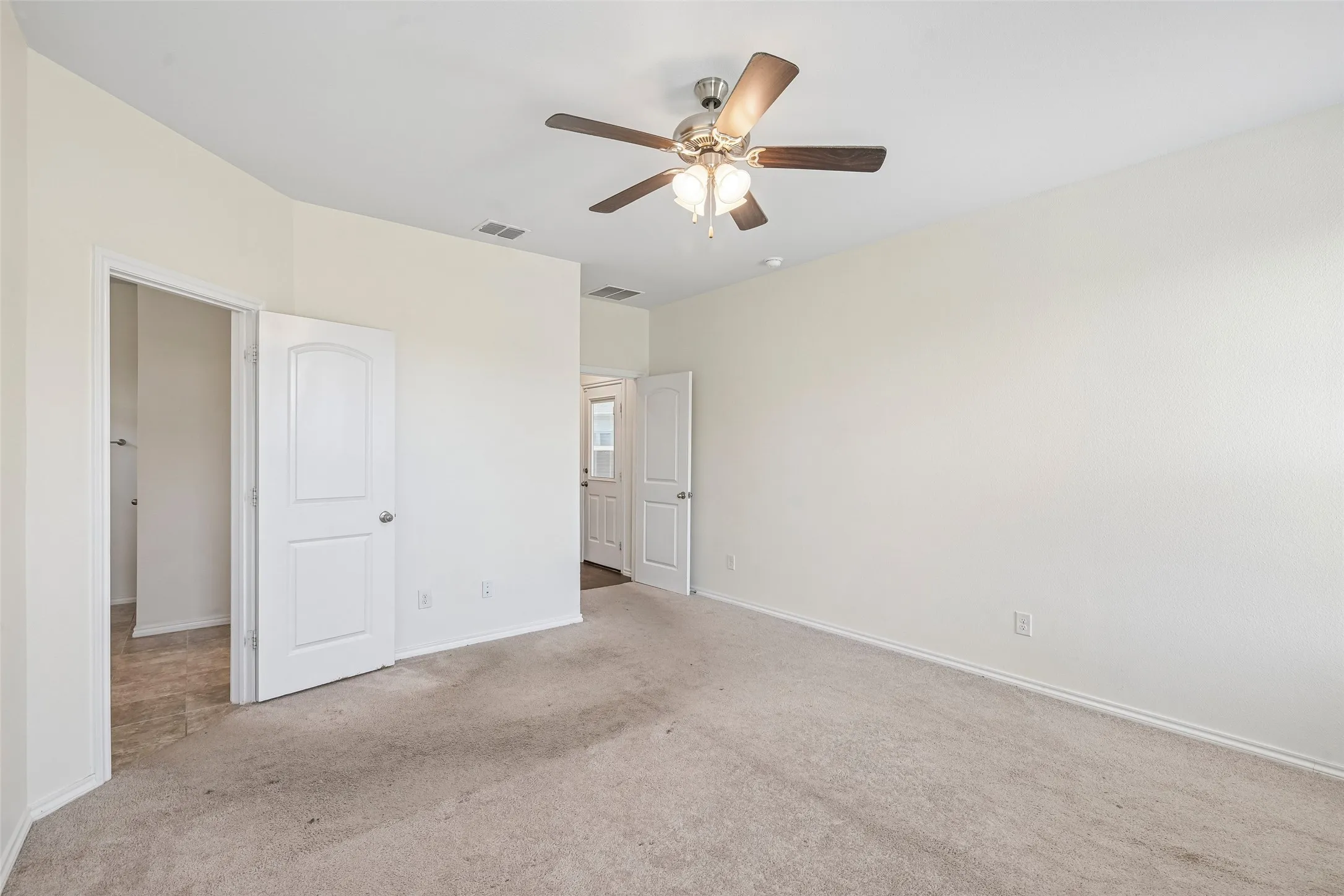 Single Family Residence For Sale in Denton County , 1025 Mason Street, Aubrey, Texas 76227, 3 Bedroom, 3 Bathroom, 2 Garage spaces, 2,120 Sqft, built in 2021, mls#21338345, Real Estate Agent in Aubrey, Homes For Sale in Denton county, Homes For Sale in Aubrey, Realtor in Aubrey Texas, Real Estate Brokerage Independent Realty Texas, Luminita Cordes Realtor