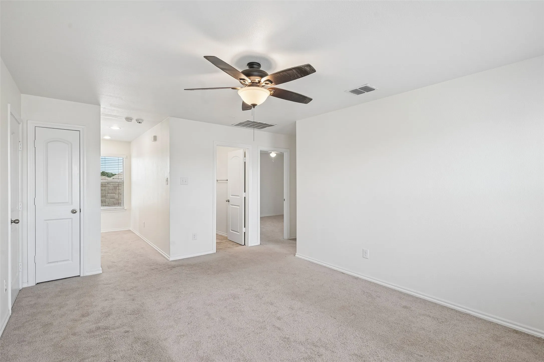 Single Family Residence For Sale in Denton County , 1025 Mason Street, Aubrey, Texas 76227, 3 Bedroom, 3 Bathroom, 2 Garage spaces, 2,120 Sqft, built in 2021, mls#21338345, Real Estate Agent in Aubrey, Homes For Sale in Denton county, Homes For Sale in Aubrey, Realtor in Aubrey Texas, Real Estate Brokerage Independent Realty Texas, Luminita Cordes Realtor