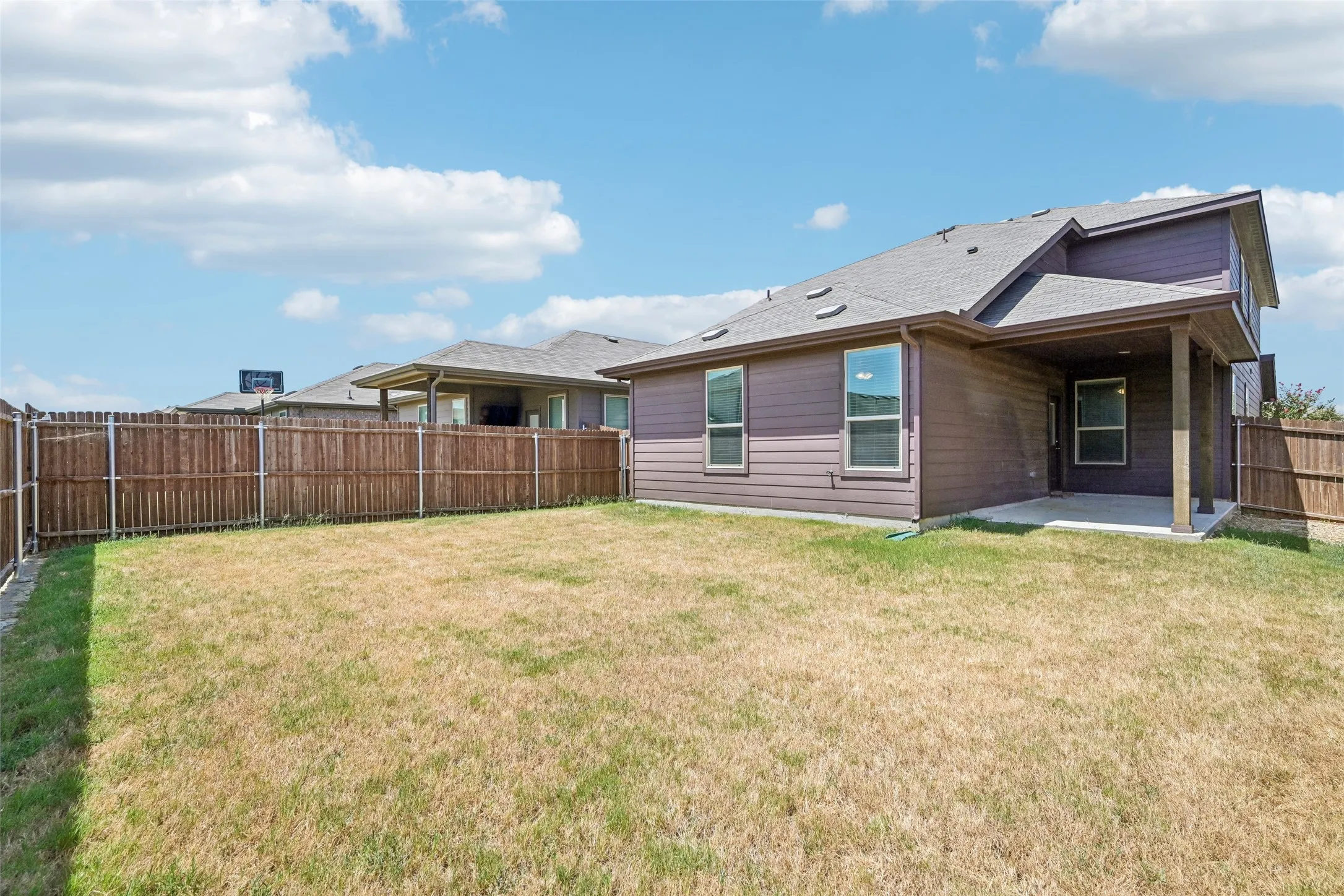 Single Family Residence For Sale in Denton County , 1025 Mason Street, Aubrey, Texas 76227, 3 Bedroom, 3 Bathroom, 2 Garage spaces, 2,120 Sqft, built in 2021, mls#21338345, Real Estate Agent in Aubrey, Homes For Sale in Denton county, Homes For Sale in Aubrey, Realtor in Aubrey Texas, Real Estate Brokerage Independent Realty Texas, Luminita Cordes Realtor