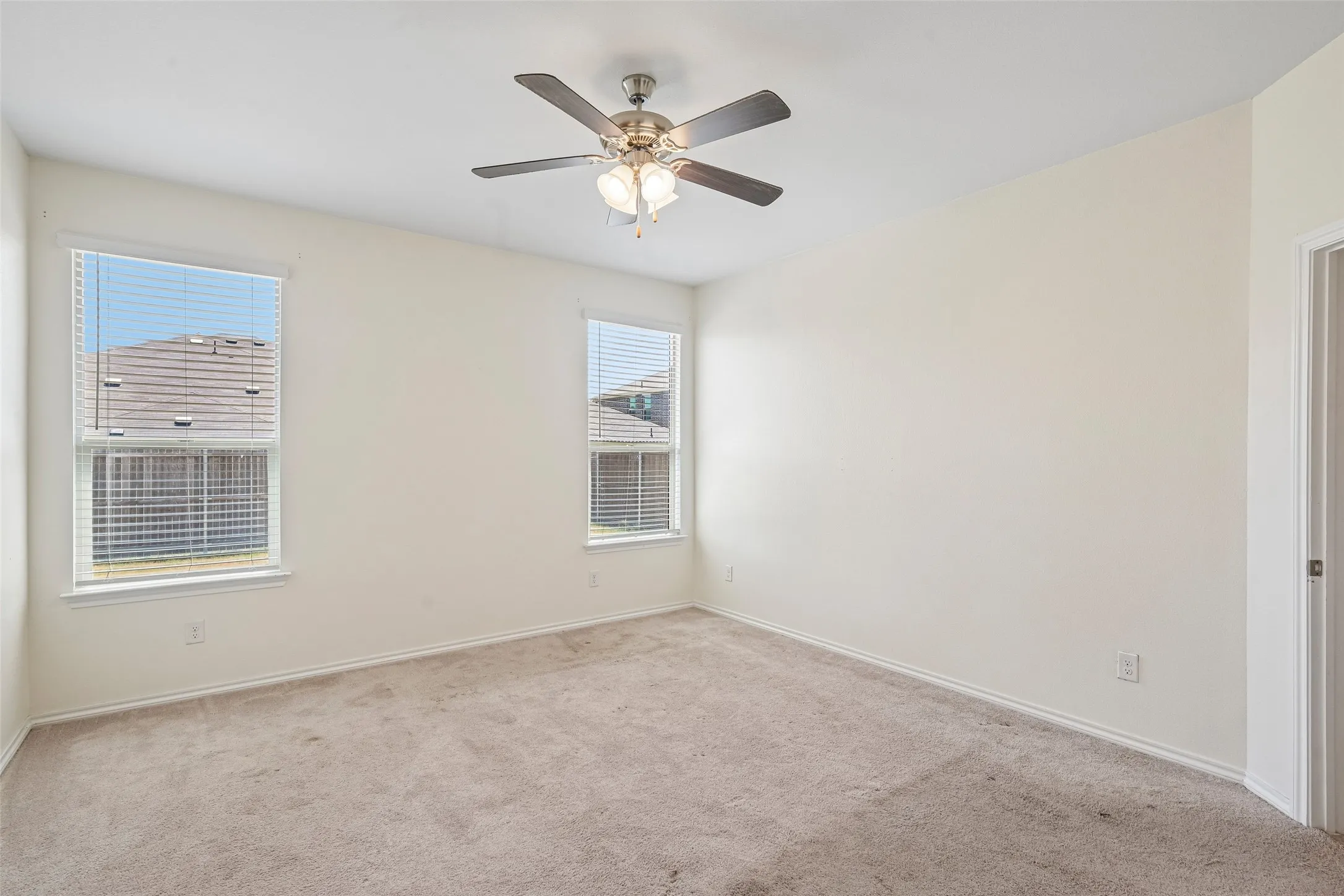 Single Family Residence For Sale in Denton County , 1025 Mason Street, Aubrey, Texas 76227, 3 Bedroom, 3 Bathroom, 2 Garage spaces, 2,120 Sqft, built in 2021, mls#21338345, Real Estate Agent in Aubrey, Homes For Sale in Denton county, Homes For Sale in Aubrey, Realtor in Aubrey Texas, Real Estate Brokerage Independent Realty Texas, Luminita Cordes Realtor