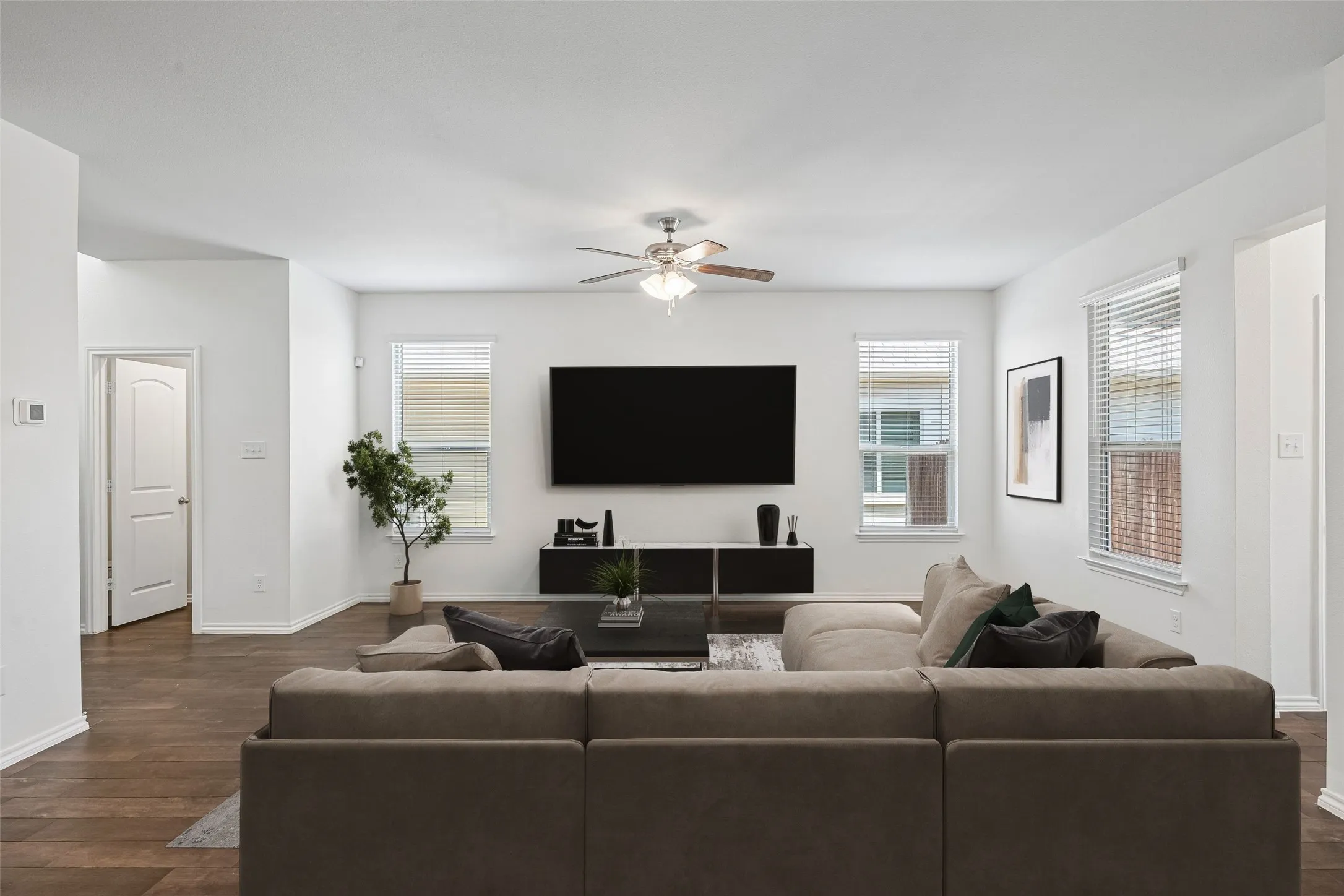 Single Family Residence For Sale in Denton County , 1025 Mason Street, Aubrey, Texas 76227, 3 Bedroom, 3 Bathroom, 2 Garage spaces, 2,120 Sqft, built in 2021, mls#21338345, Real Estate Agent in Aubrey, Homes For Sale in Denton county, Homes For Sale in Aubrey, Realtor in Aubrey Texas, Real Estate Brokerage Independent Realty Texas, Luminita Cordes Realtor