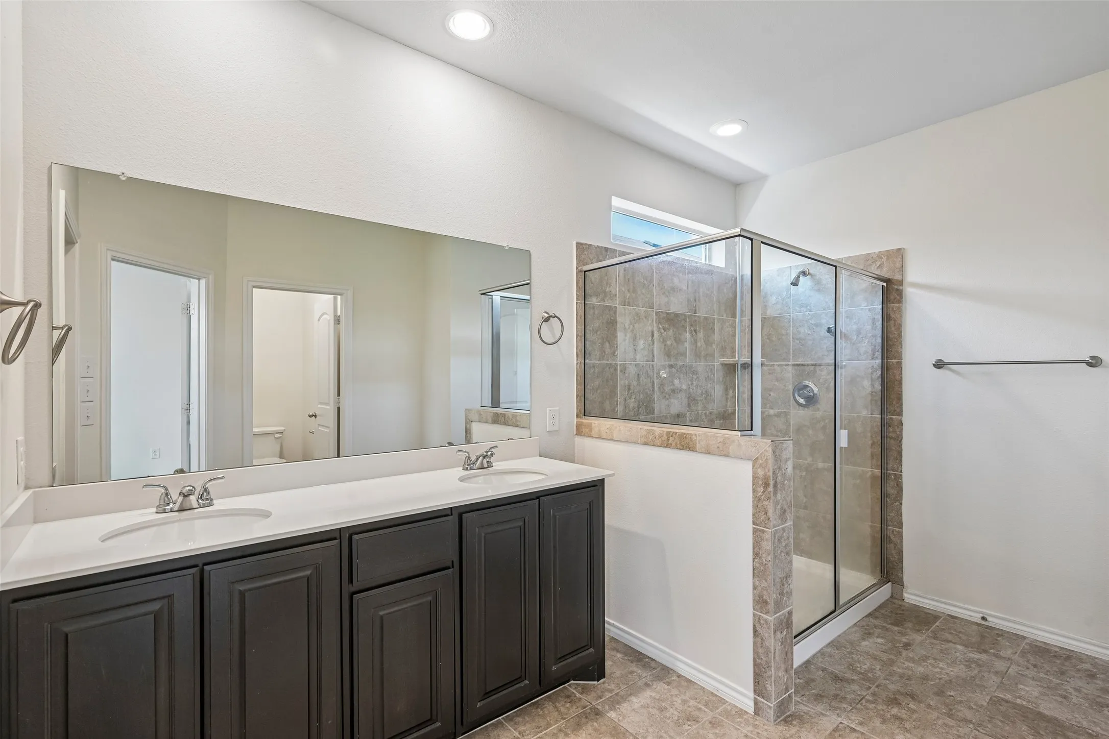 Single Family Residence For Sale in Denton County , 1025 Mason Street, Aubrey, Texas 76227, 3 Bedroom, 3 Bathroom, 2 Garage spaces, 2,120 Sqft, built in 2021, mls#21338345, Real Estate Agent in Aubrey, Homes For Sale in Denton county, Homes For Sale in Aubrey, Realtor in Aubrey Texas, Real Estate Brokerage Independent Realty Texas, Luminita Cordes Realtor