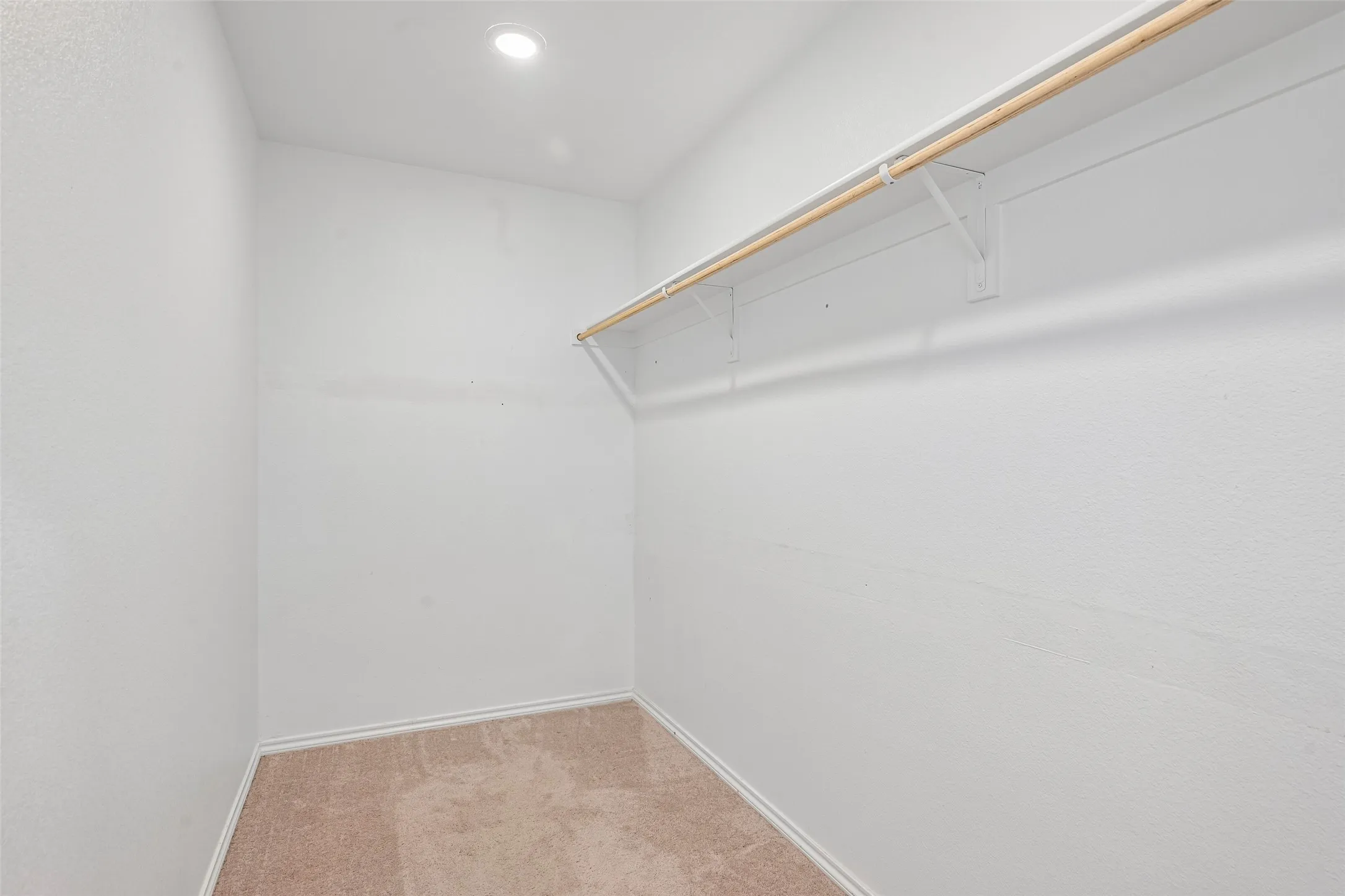 Single Family Residence For Sale in Denton County , 1025 Mason Street, Aubrey, Texas 76227, 3 Bedroom, 3 Bathroom, 2 Garage spaces, 2,120 Sqft, built in 2021, mls#21338345, Real Estate Agent in Aubrey, Homes For Sale in Denton county, Homes For Sale in Aubrey, Realtor in Aubrey Texas, Real Estate Brokerage Independent Realty Texas, Luminita Cordes Realtor