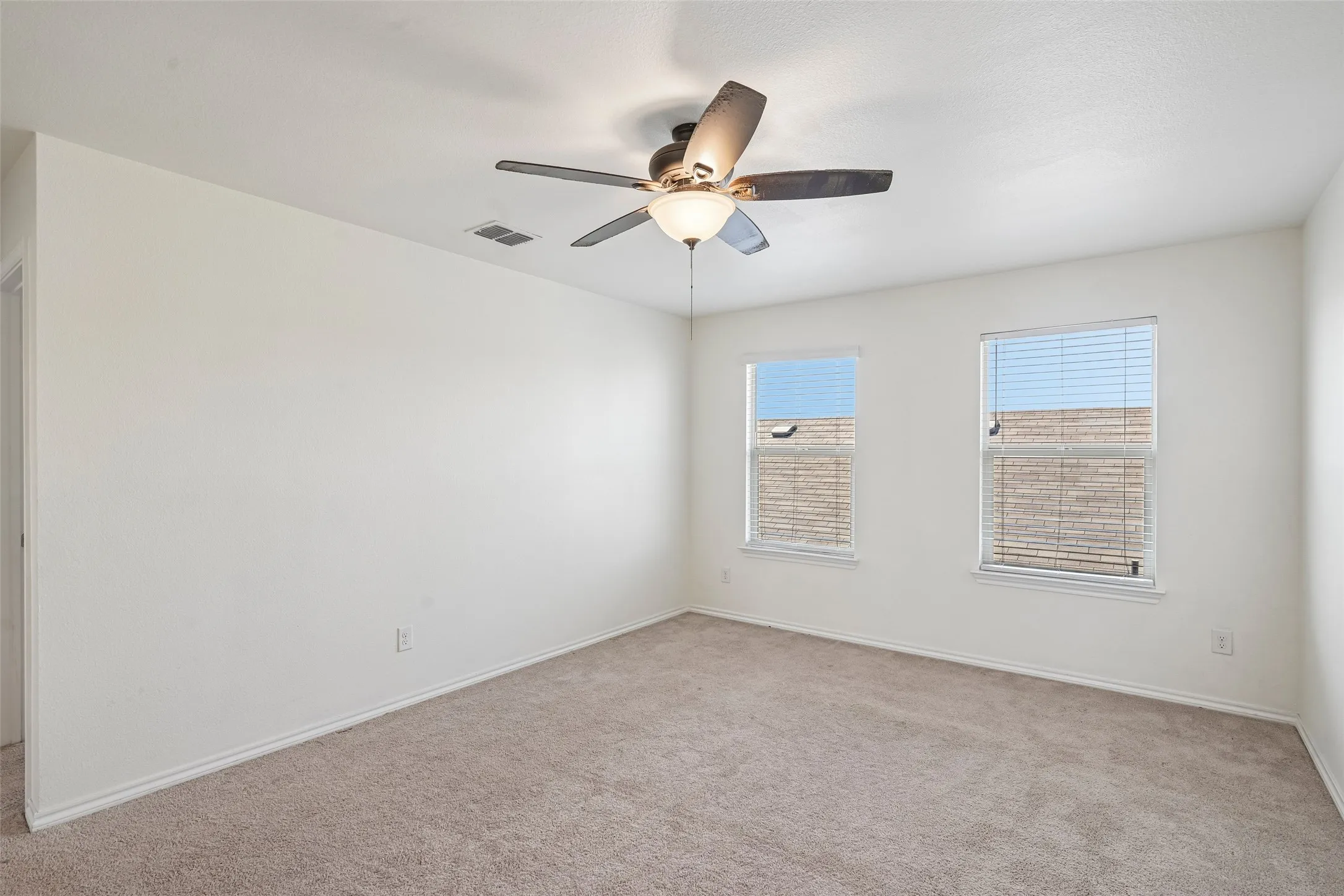 Single Family Residence For Sale in Denton County , 1025 Mason Street, Aubrey, Texas 76227, 3 Bedroom, 3 Bathroom, 2 Garage spaces, 2,120 Sqft, built in 2021, mls#21338345, Real Estate Agent in Aubrey, Homes For Sale in Denton county, Homes For Sale in Aubrey, Realtor in Aubrey Texas, Real Estate Brokerage Independent Realty Texas, Luminita Cordes Realtor