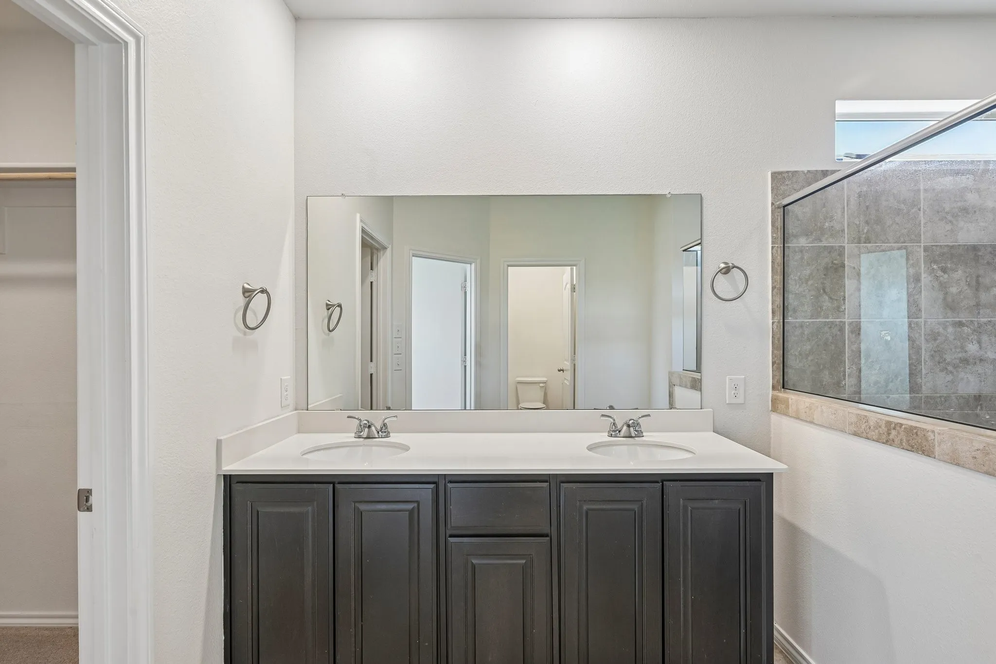 Single Family Residence For Sale in Denton County , 1025 Mason Street, Aubrey, Texas 76227, 3 Bedroom, 3 Bathroom, 2 Garage spaces, 2,120 Sqft, built in 2021, mls#21338345, Real Estate Agent in Aubrey, Homes For Sale in Denton county, Homes For Sale in Aubrey, Realtor in Aubrey Texas, Real Estate Brokerage Independent Realty Texas, Luminita Cordes Realtor