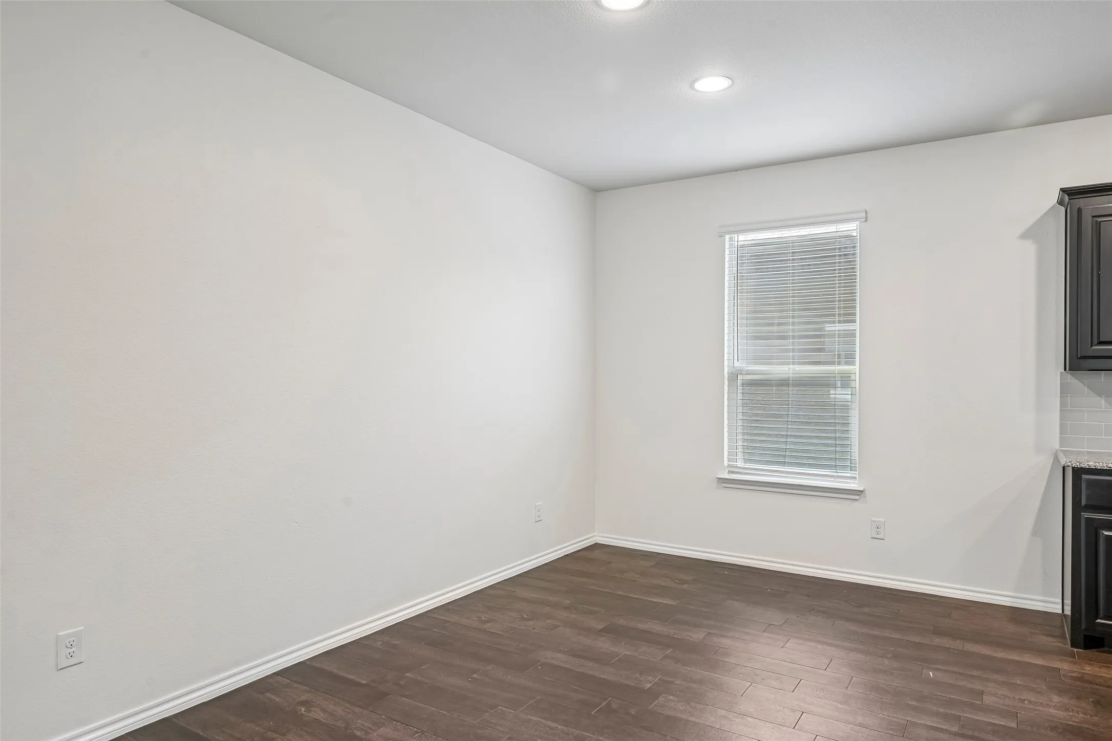 Single Family Residence For Sale in Denton County , 1025 Mason Street, Aubrey, Texas 76227, 3 Bedroom, 3 Bathroom, 2 Garage spaces, 2,120 Sqft, built in 2021, mls#21338345, Real Estate Agent in Aubrey, Homes For Sale in Denton county, Homes For Sale in Aubrey, Realtor in Aubrey Texas, Real Estate Brokerage Independent Realty Texas, Luminita Cordes Realtor