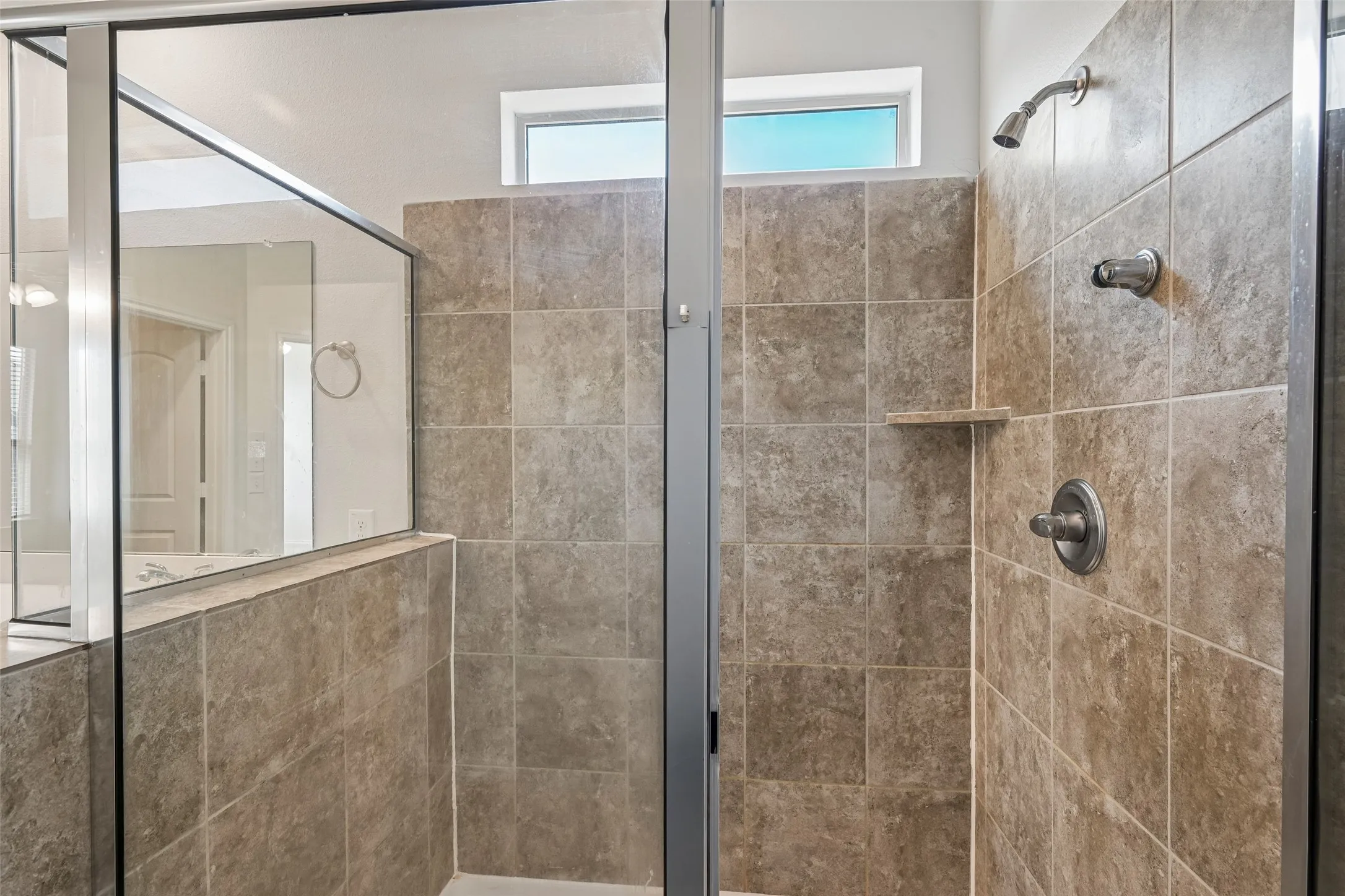Single Family Residence For Sale in Denton County , 1025 Mason Street, Aubrey, Texas 76227, 3 Bedroom, 3 Bathroom, 2 Garage spaces, 2,120 Sqft, built in 2021, mls#21338345, Real Estate Agent in Aubrey, Homes For Sale in Denton county, Homes For Sale in Aubrey, Realtor in Aubrey Texas, Real Estate Brokerage Independent Realty Texas, Luminita Cordes Realtor