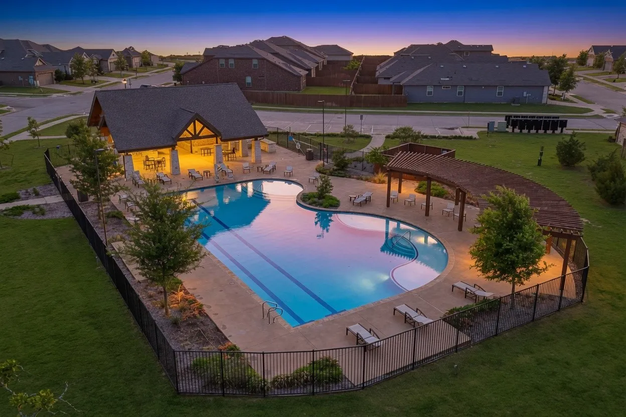Single Family Residence For Sale in Denton County , 1025 Mason Street, Aubrey, Texas 76227, 3 Bedroom, 3 Bathroom, 2 Garage spaces, 2,120 Sqft, built in 2021, mls#21338345, Real Estate Agent in Aubrey, Homes For Sale in Denton county, Homes For Sale in Aubrey, Realtor in Aubrey Texas, Real Estate Brokerage Independent Realty Texas, Luminita Cordes Realtor
