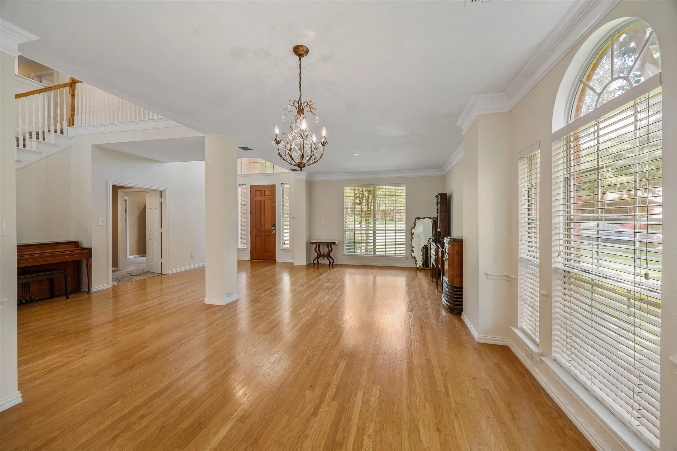 Single Family Residence For Sale in Collin County , 408 San Mateo Drive, Allen, Texas 75013, 6 Bedroom, 4 Bathroom, 2 Garage spaces, 3,273 Sqft, built in 1996, mls#21339111, Real Estate Agent in Allen, Homes For Sale in Collin county, Homes For Sale in Allen, Realtor in Allen Texas, Real Estate Brokerage Independent Realty Texas, Luminita Cordes Realtor