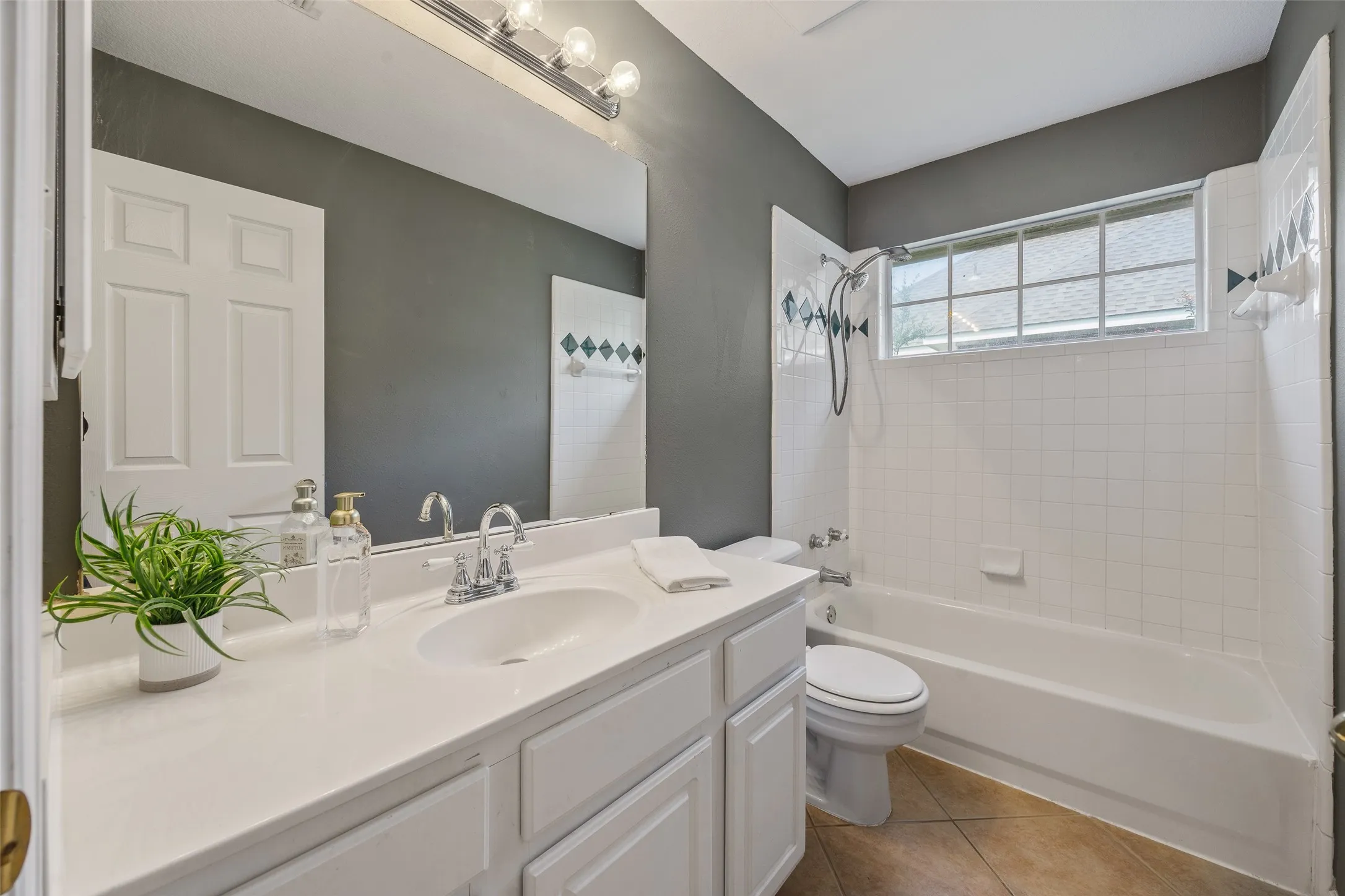 Single Family Residence For Sale in Collin County , 408 San Mateo Drive, Allen, Texas 75013, 6 Bedroom, 4 Bathroom, 2 Garage spaces, 3,273 Sqft, built in 1996, mls#21339111, Real Estate Agent in Allen, Homes For Sale in Collin county, Homes For Sale in Allen, Realtor in Allen Texas, Real Estate Brokerage Independent Realty Texas, Luminita Cordes Realtor