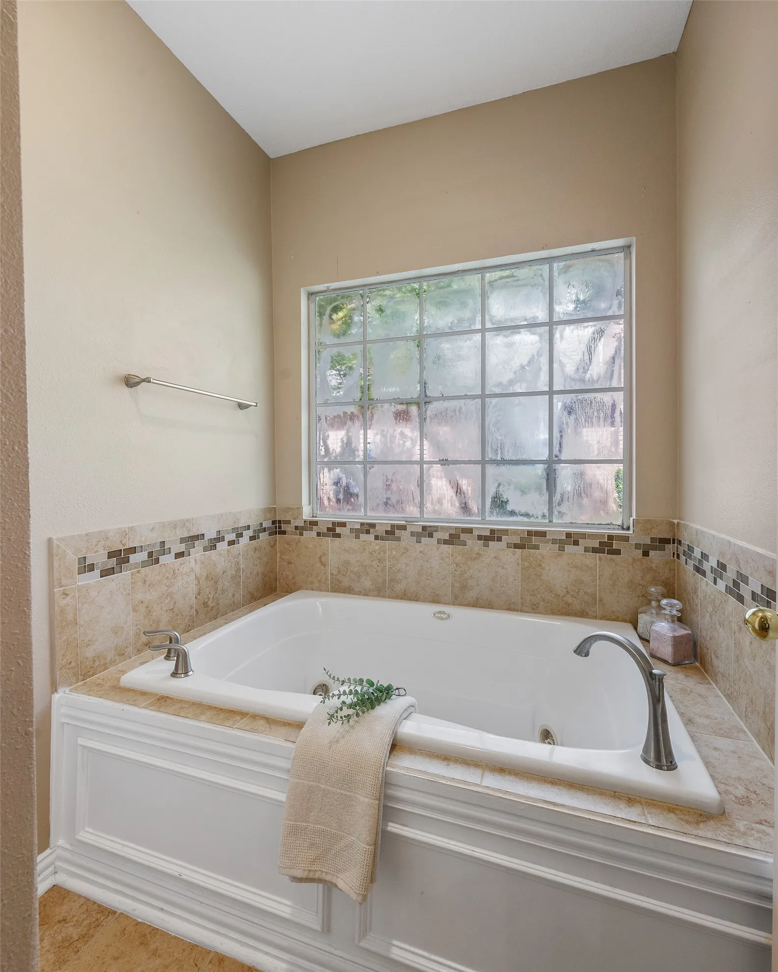 Single Family Residence For Sale in Collin County , 408 San Mateo Drive, Allen, Texas 75013, 6 Bedroom, 4 Bathroom, 2 Garage spaces, 3,273 Sqft, built in 1996, mls#21339111, Real Estate Agent in Allen, Homes For Sale in Collin county, Homes For Sale in Allen, Realtor in Allen Texas, Real Estate Brokerage Independent Realty Texas, Luminita Cordes Realtor