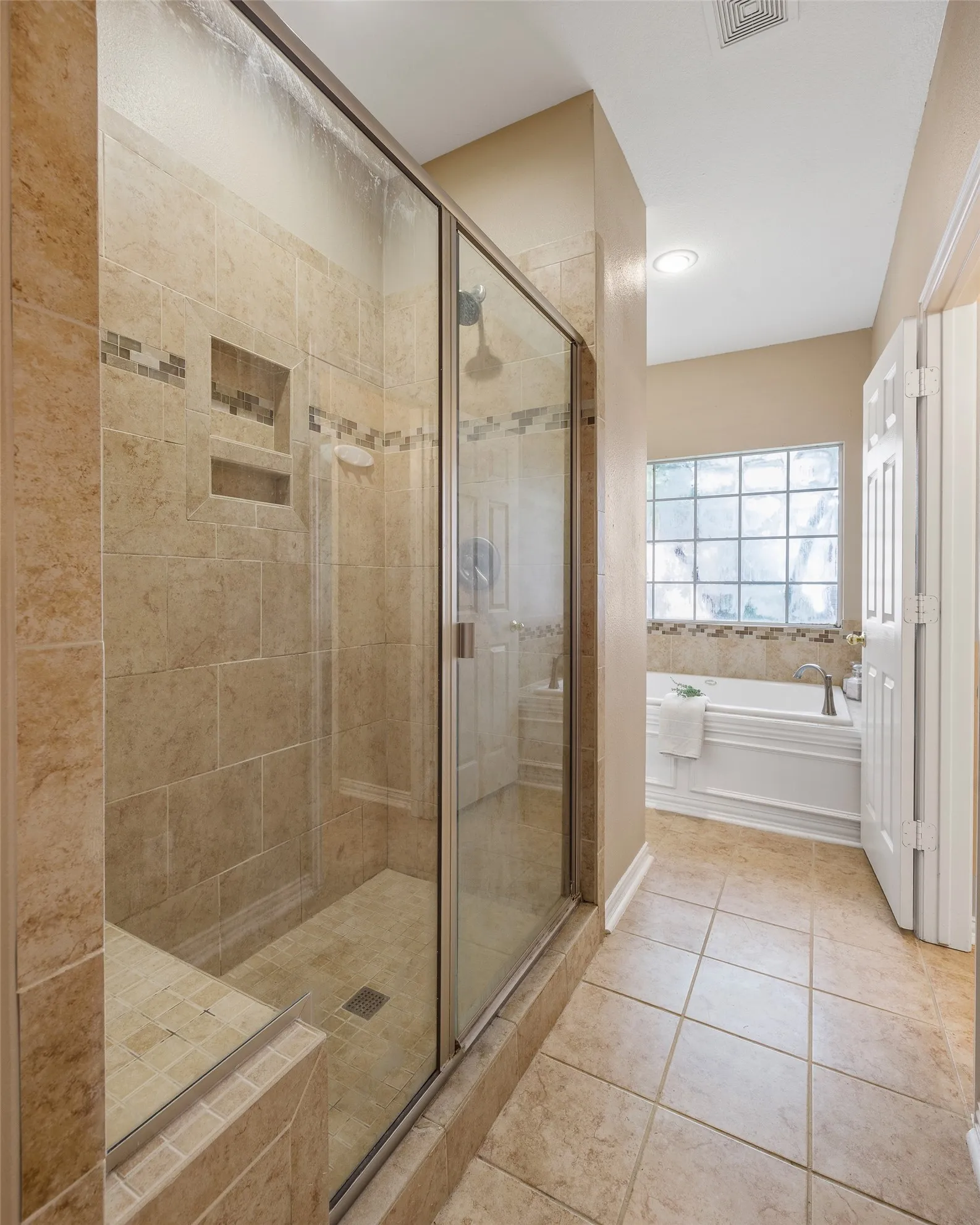 Single Family Residence For Sale in Collin County , 408 San Mateo Drive, Allen, Texas 75013, 6 Bedroom, 4 Bathroom, 2 Garage spaces, 3,273 Sqft, built in 1996, mls#21339111, Real Estate Agent in Allen, Homes For Sale in Collin county, Homes For Sale in Allen, Realtor in Allen Texas, Real Estate Brokerage Independent Realty Texas, Luminita Cordes Realtor